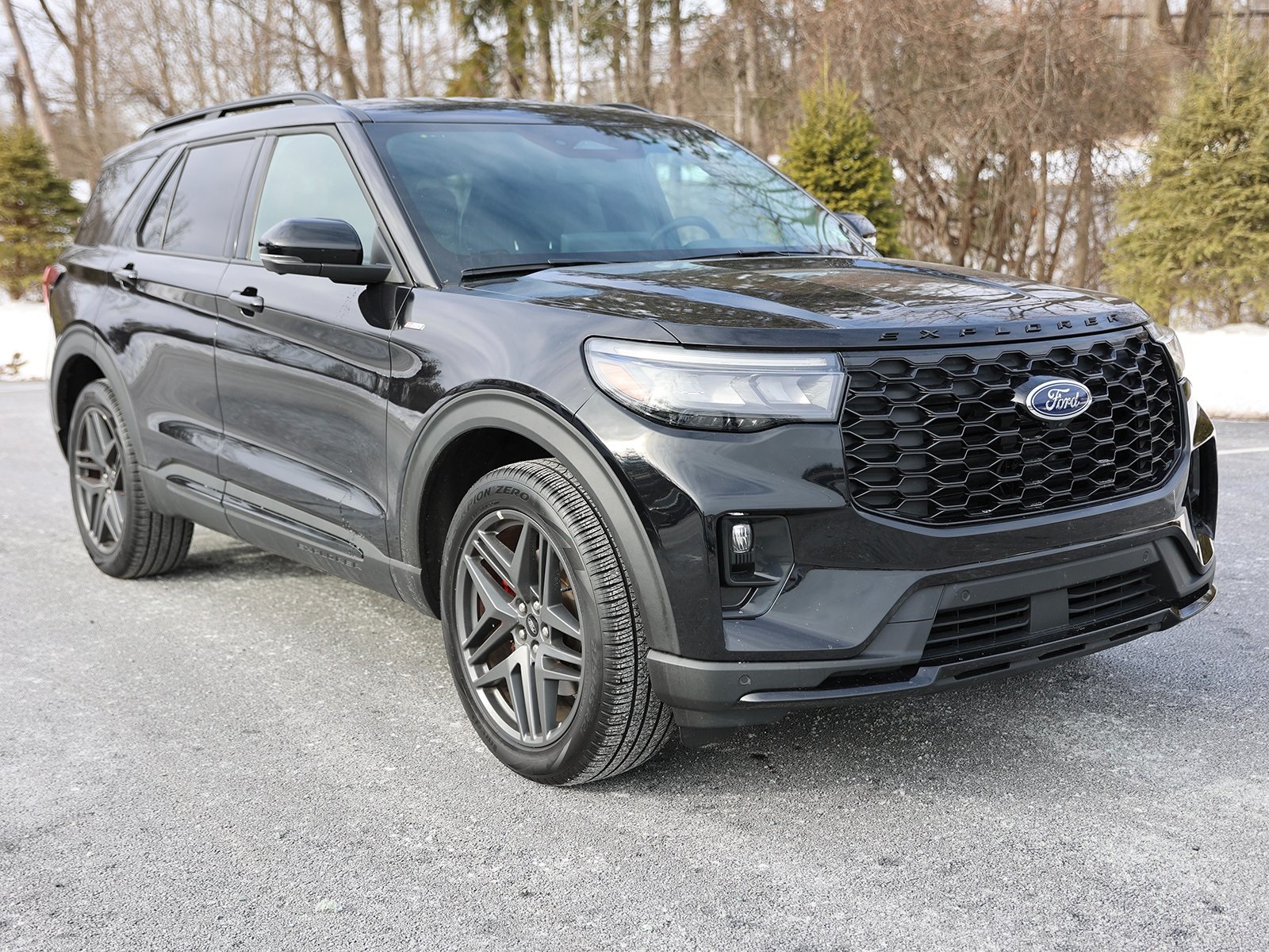 Photo view of 2025 Ford Explorer in Black