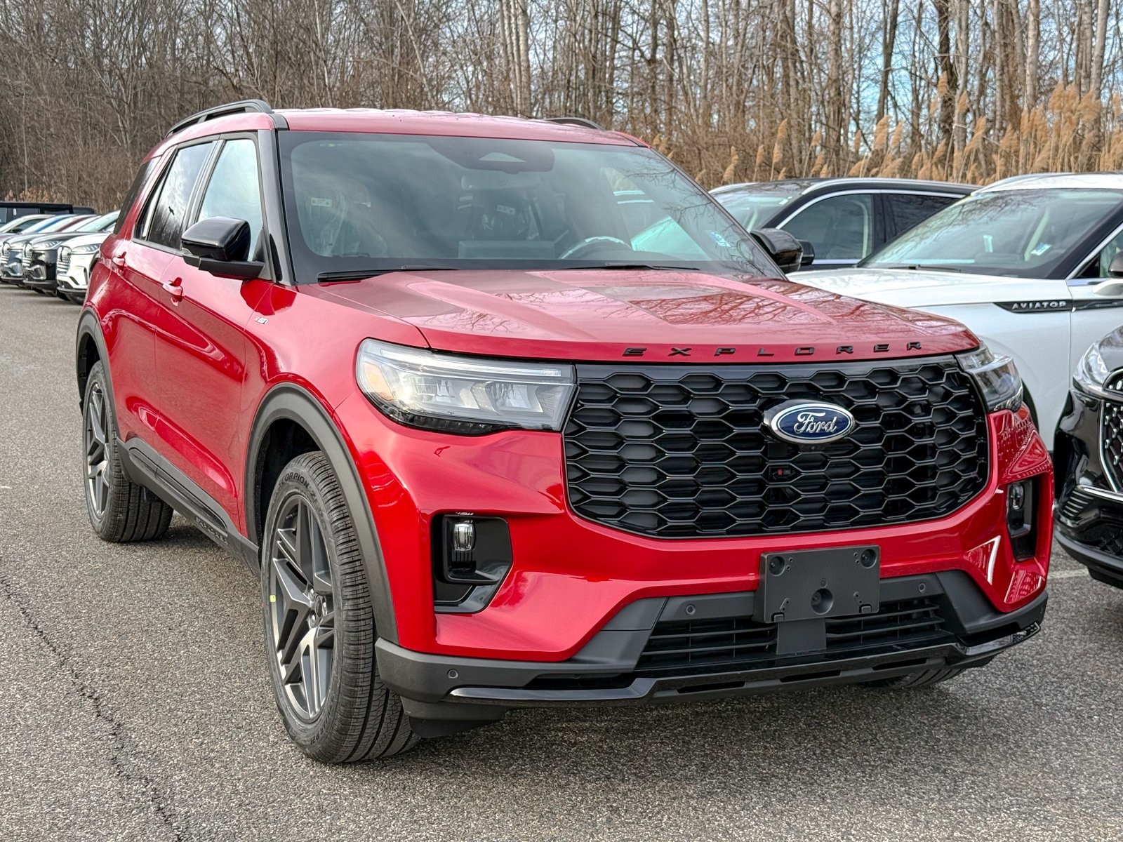 Photo view of 2026 Ford Explorer in Red