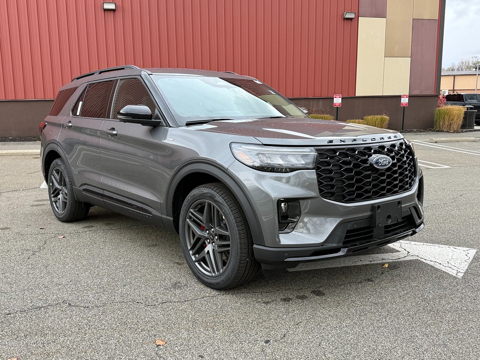 Photo view of 2026 Ford Explorer in Gray