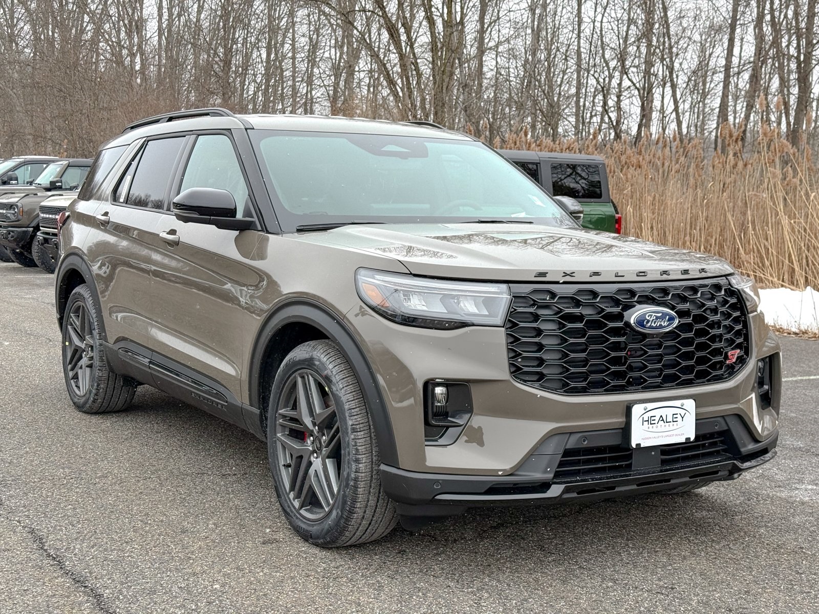 Photo view of 2026 Ford Explorer in Gray