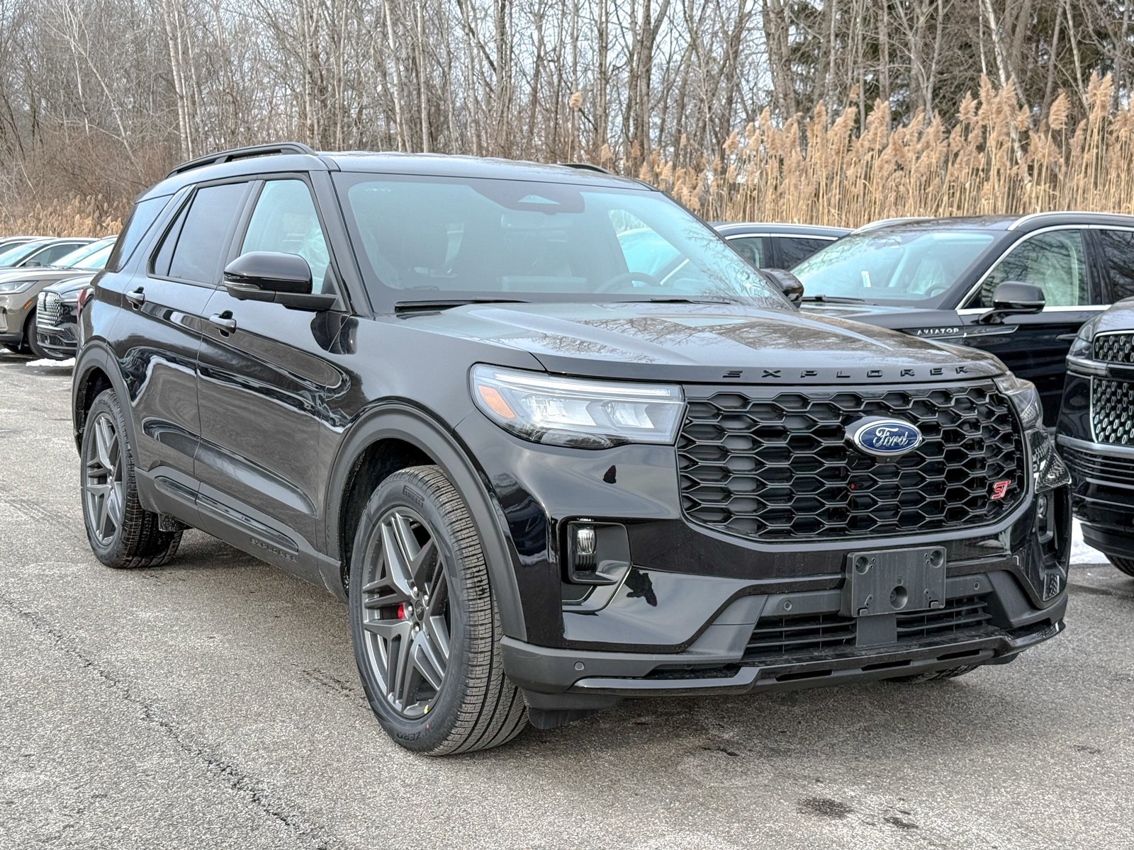 Photo view of 2026 Ford Explorer in Black
