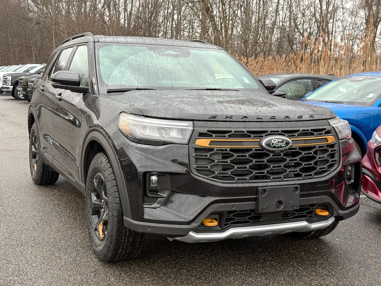Photo view of 2026 Ford Explorer in Black