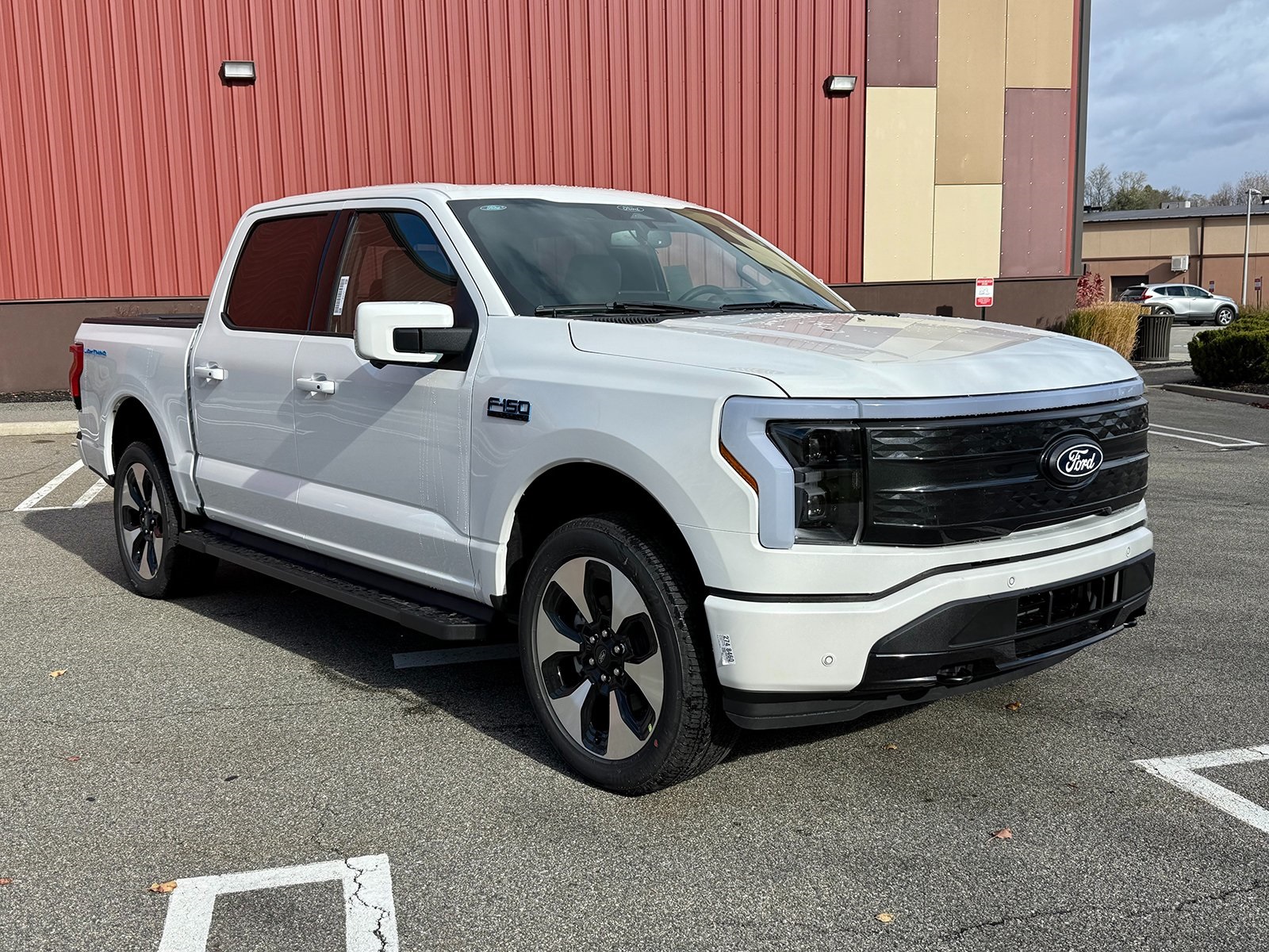 Photo view of 2025 Ford F-150 Lightning in White