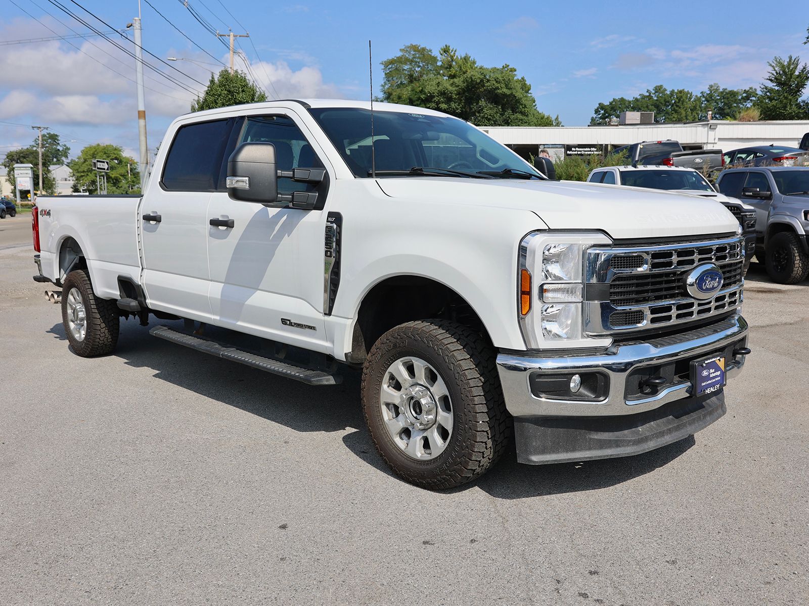 Photo view of 2024 Ford Super Duty in White