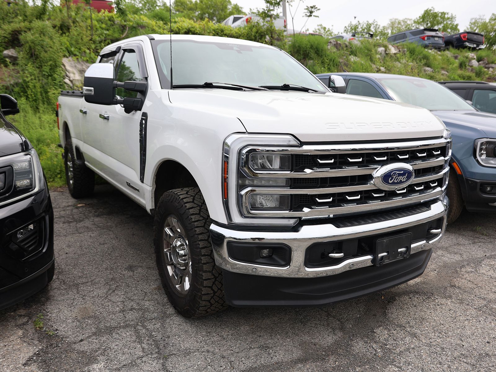 Photo view of 2024 Ford Super Duty in White