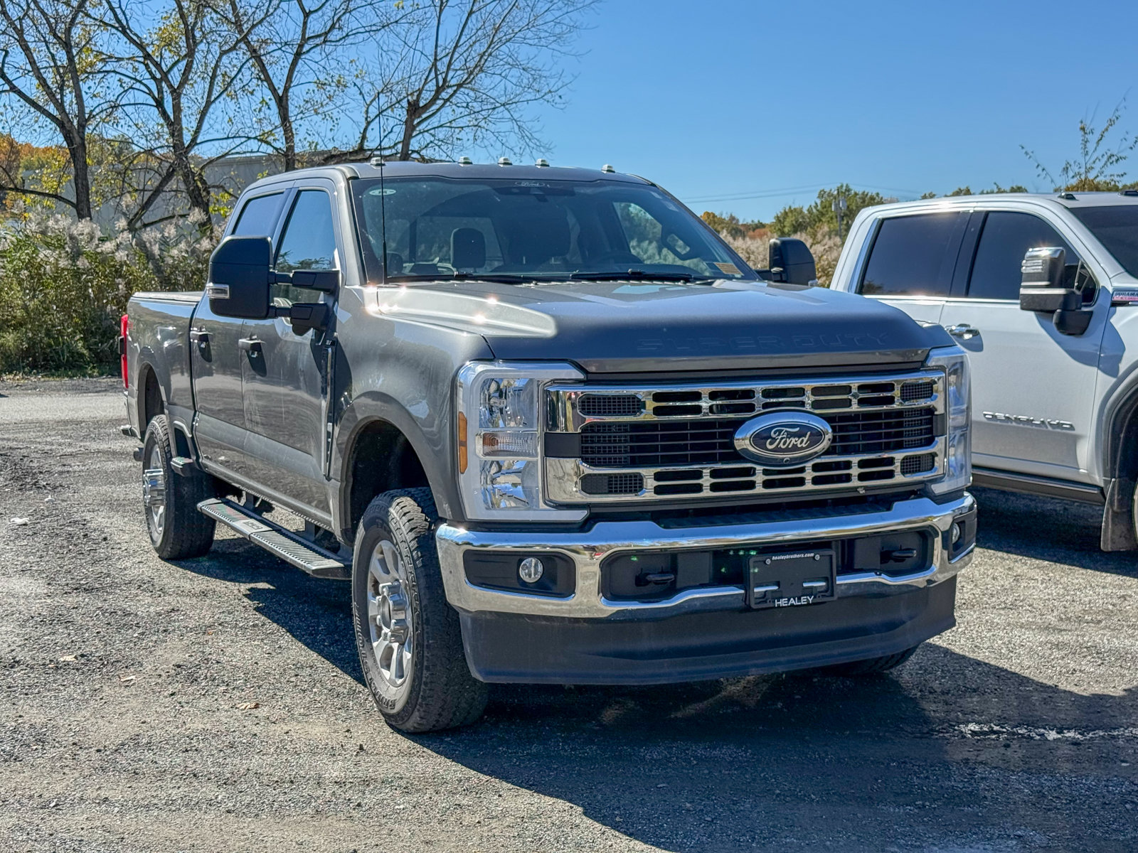 Photo view of 2024 Ford Super Duty in Gray