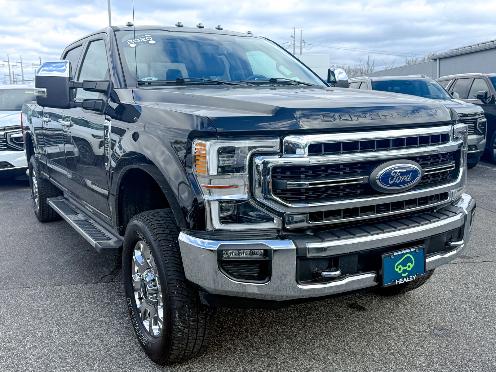Photo view of 2020 Ford Super Duty in Black