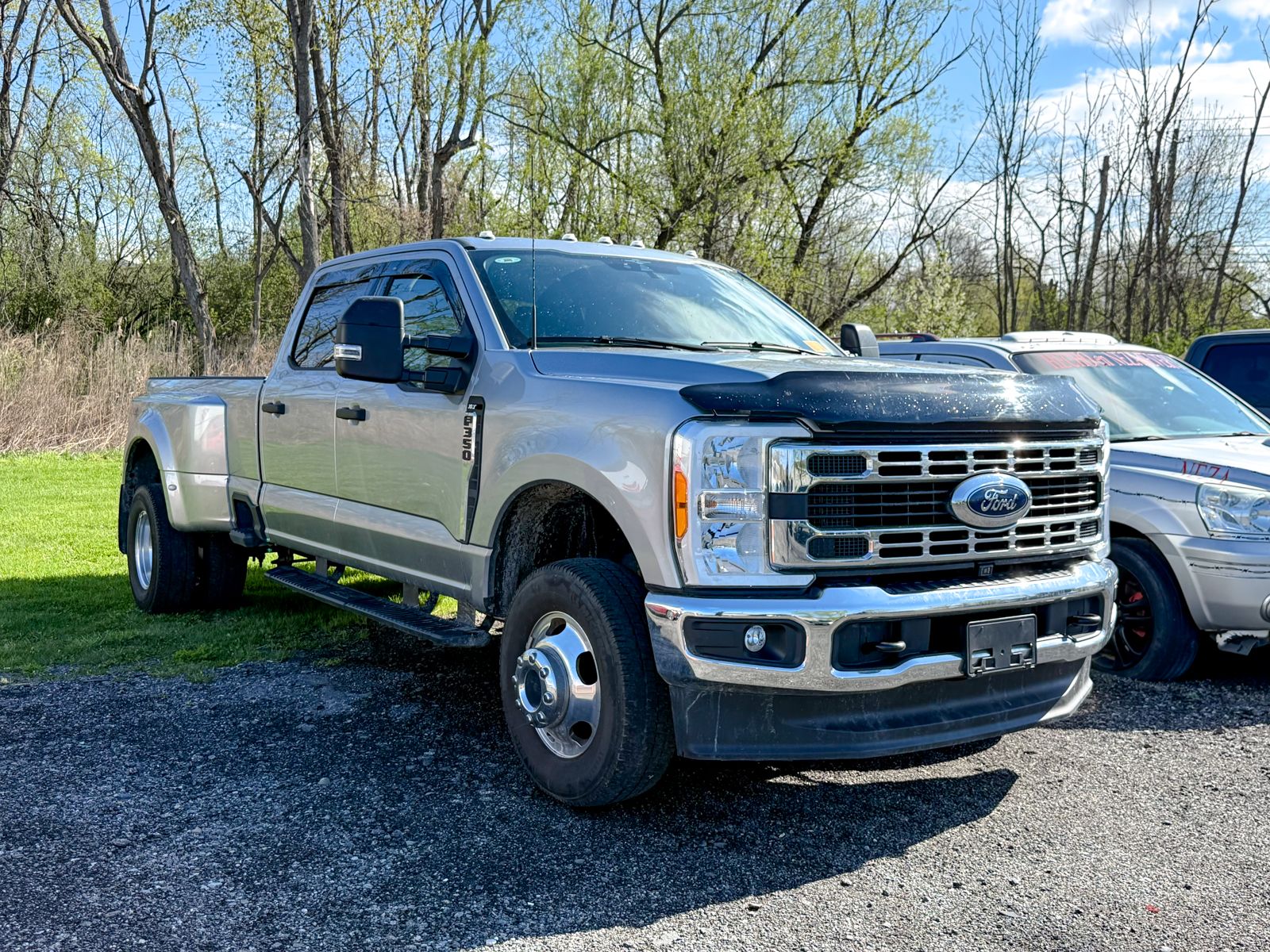 Photo view of 2023 Ford Super Duty F-350 DRW in Silver