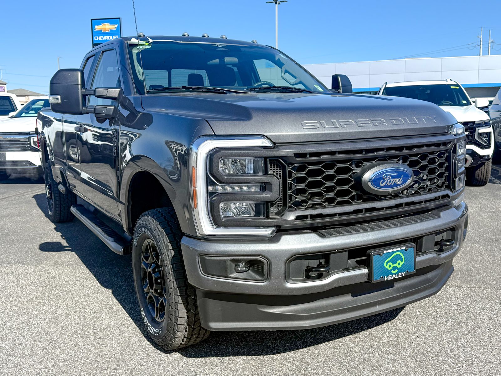 Photo view of 2023 Ford Super Duty in Gray