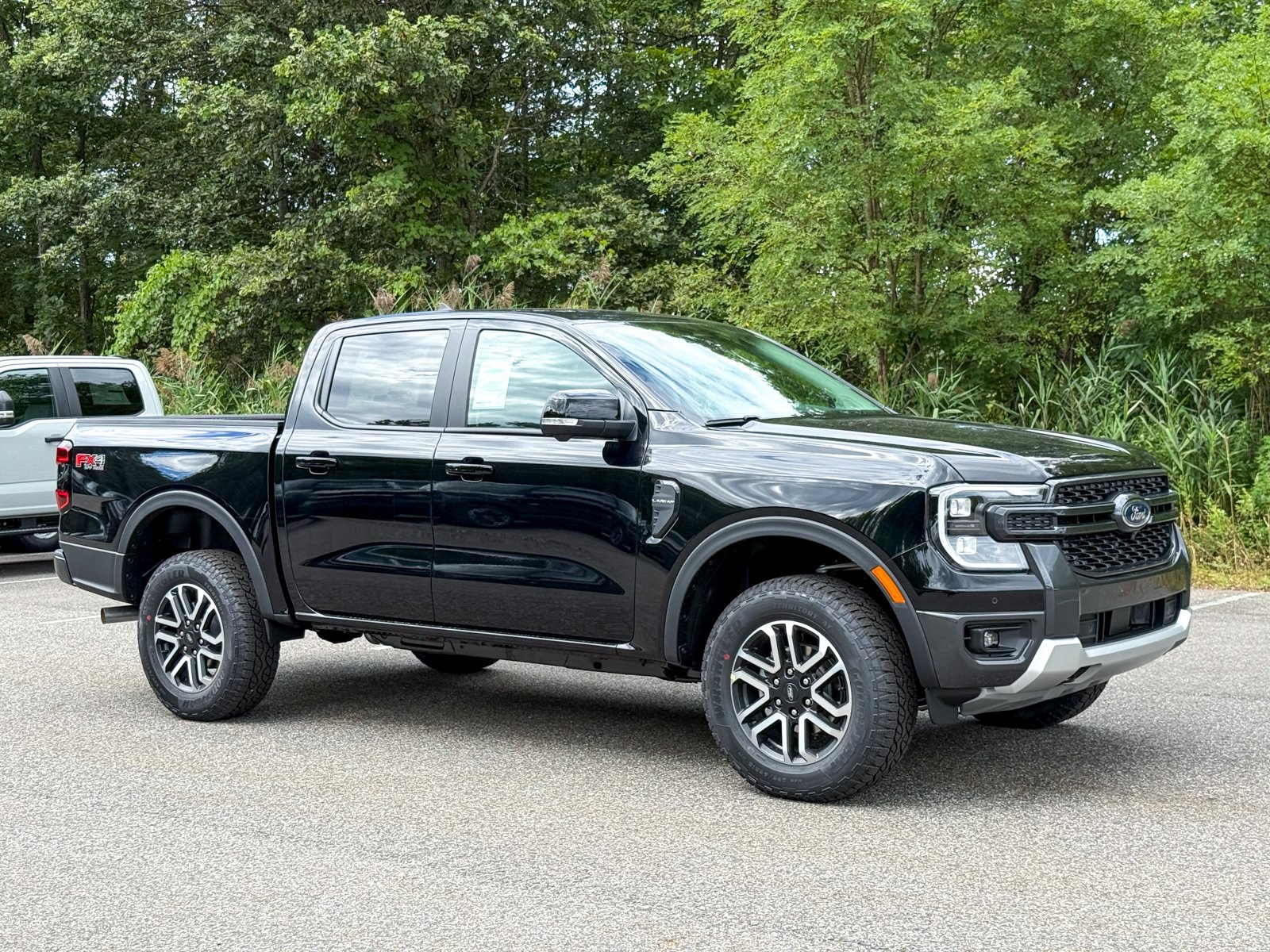 Photo view of 2025 Ford Ranger in Black