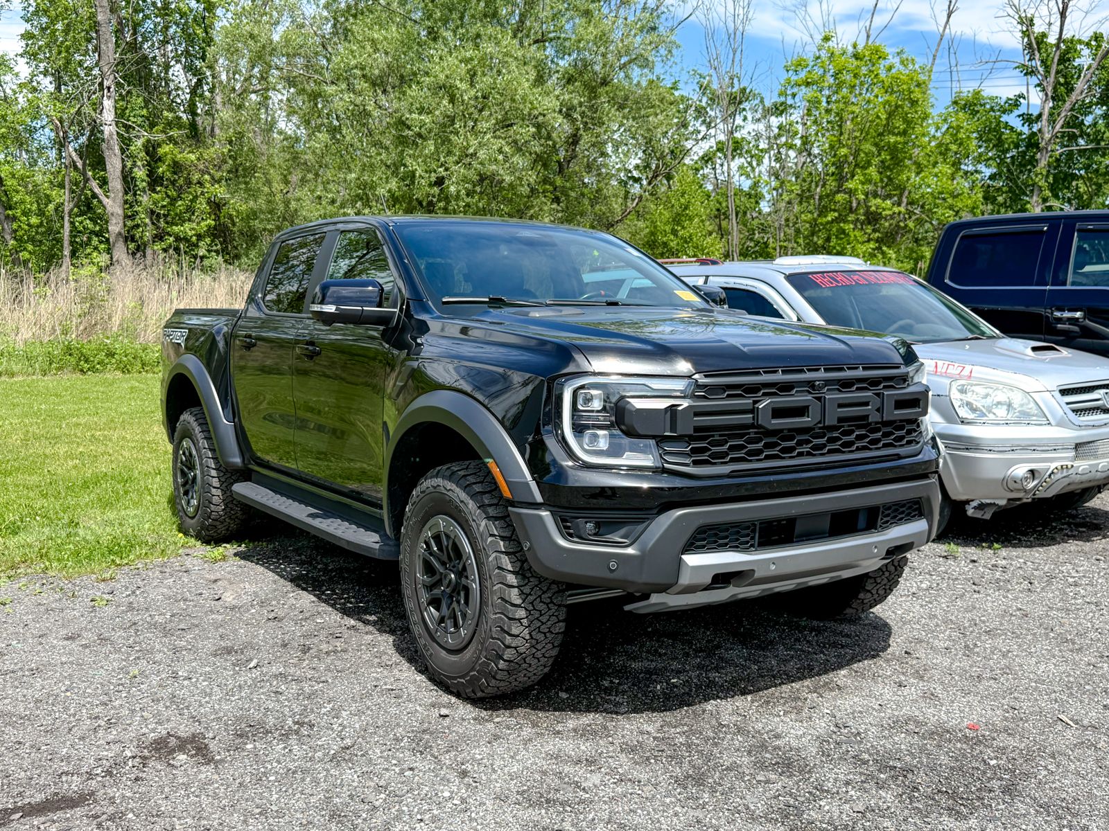 Photo view of 2024 Ford Ranger in Black