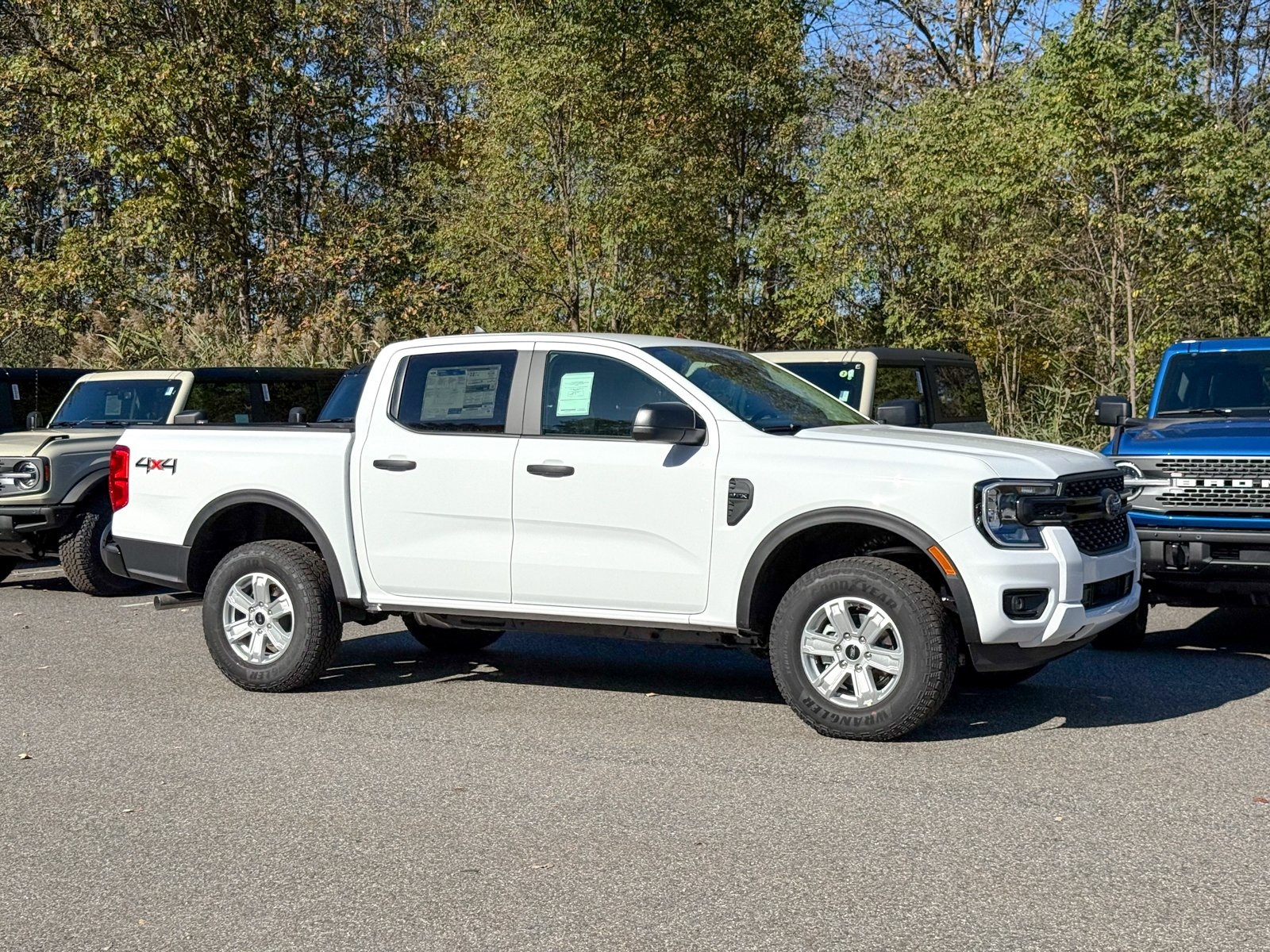 Photo view of 2025 Ford Ranger in White