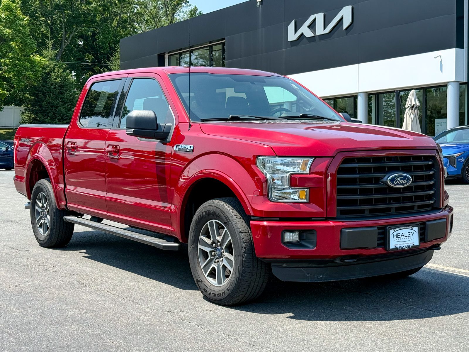 Photo view of 2016 Ford F-150 in Red