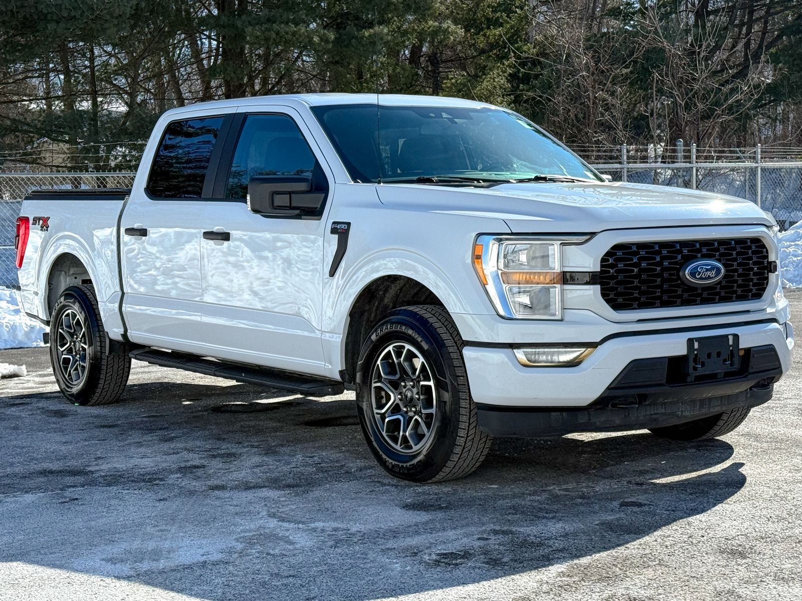 Photo view of 2021 Ford F-150 in White
