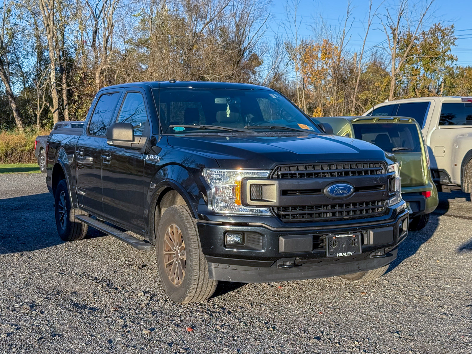 Photo view of 2018 Ford F-150 in Black