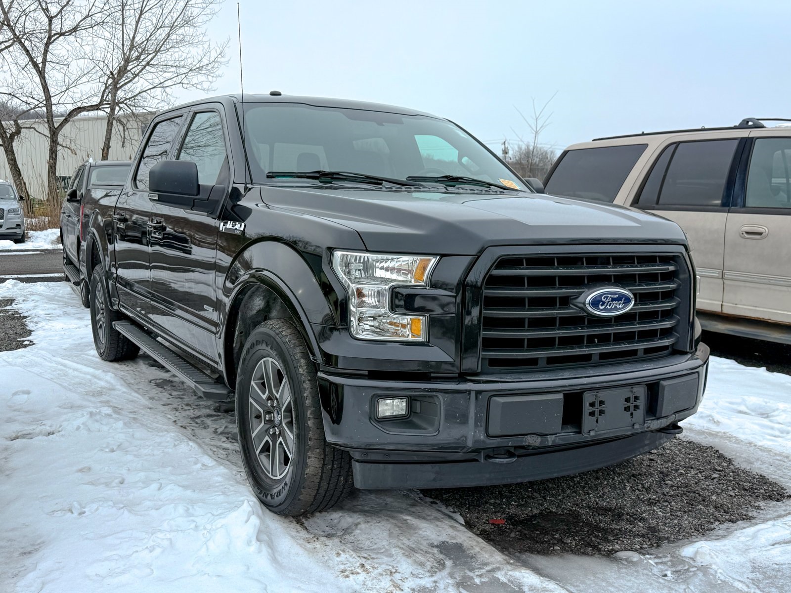 Photo view of 2017 Ford F-150 in Gray