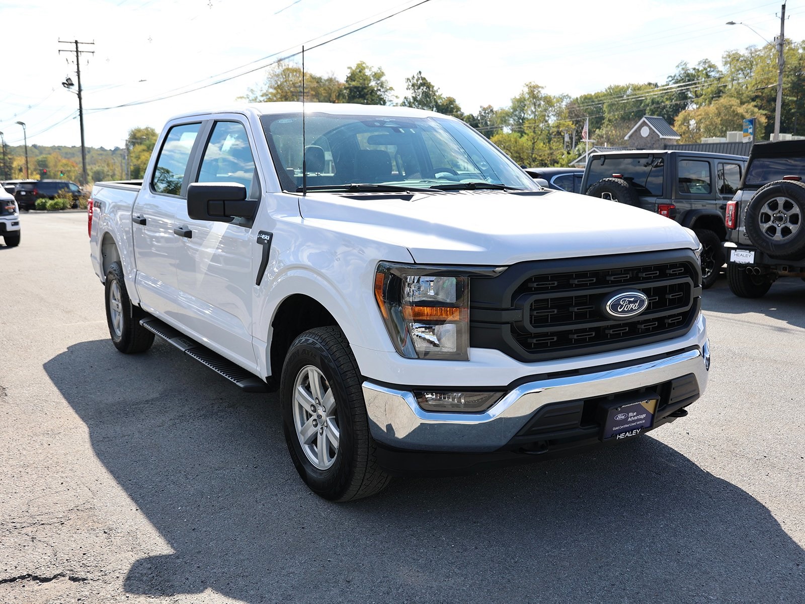 Photo view of 2023 Ford F-150 in White