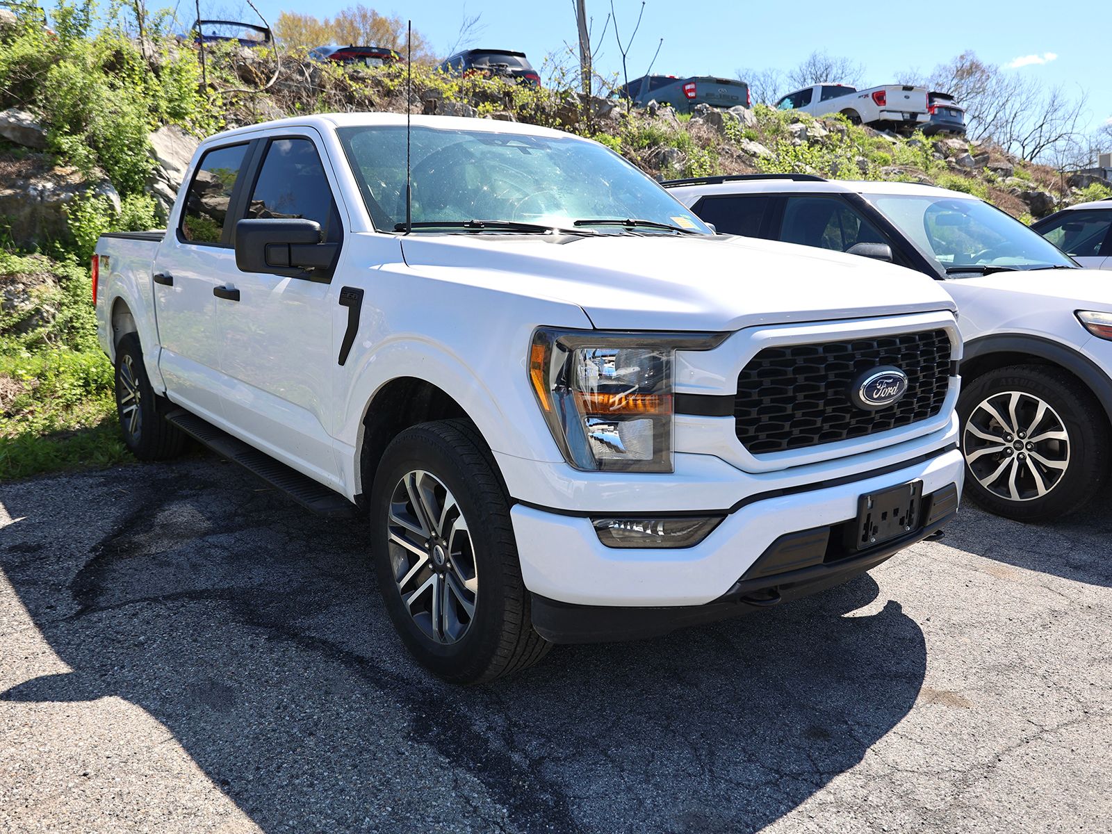 Photo view of 2023 Ford F-150 in White