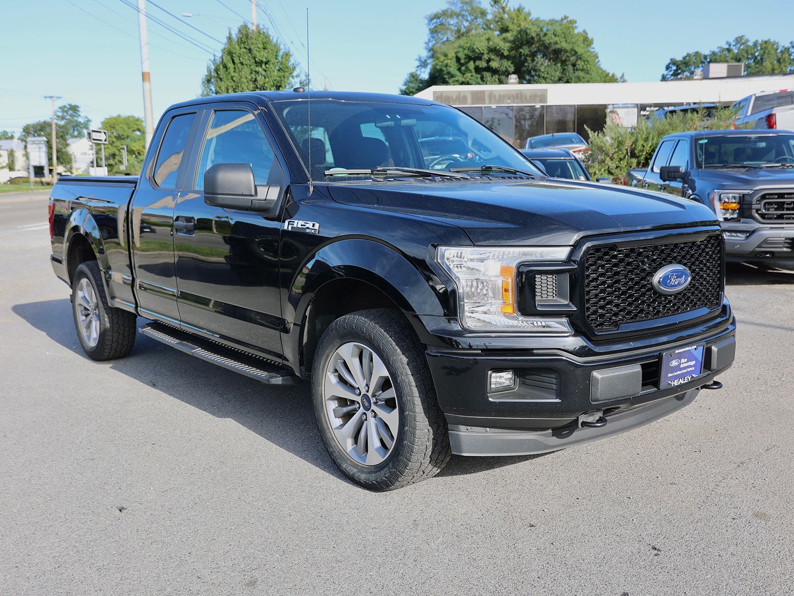 Photo view of 2018 Ford F-150 in Black