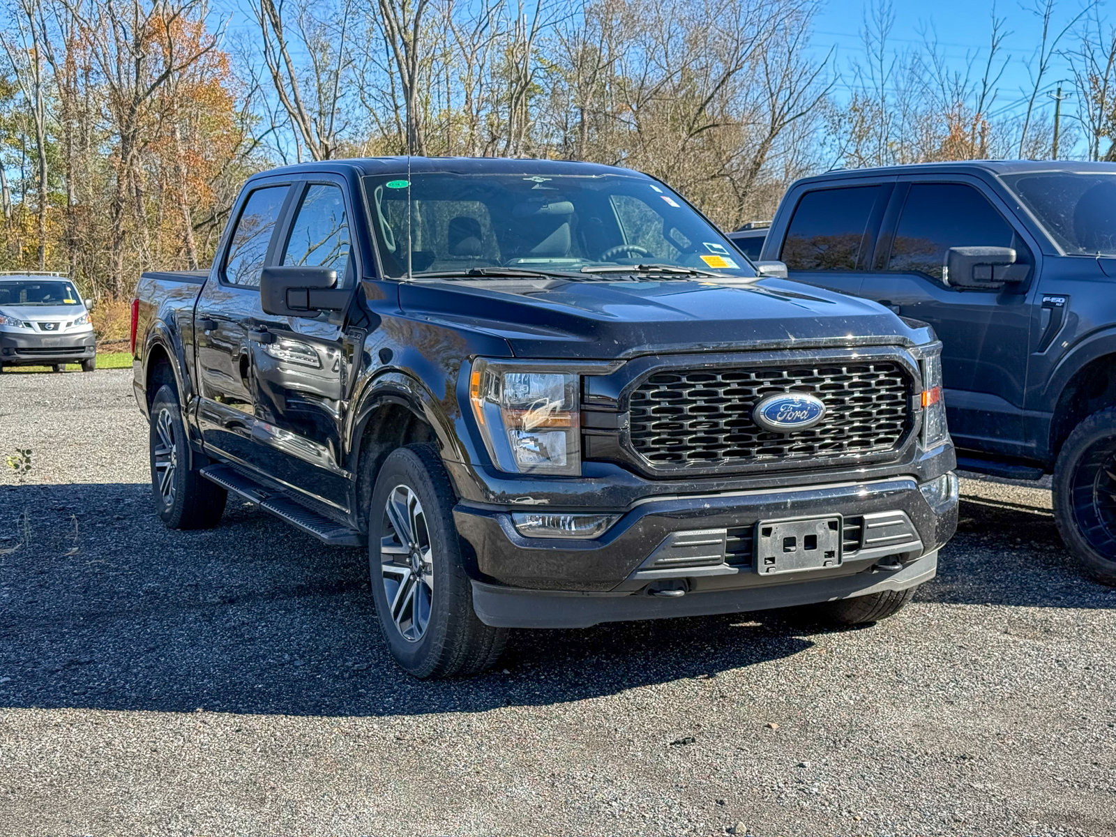 Photo view of 2023 Ford F-150 in Black