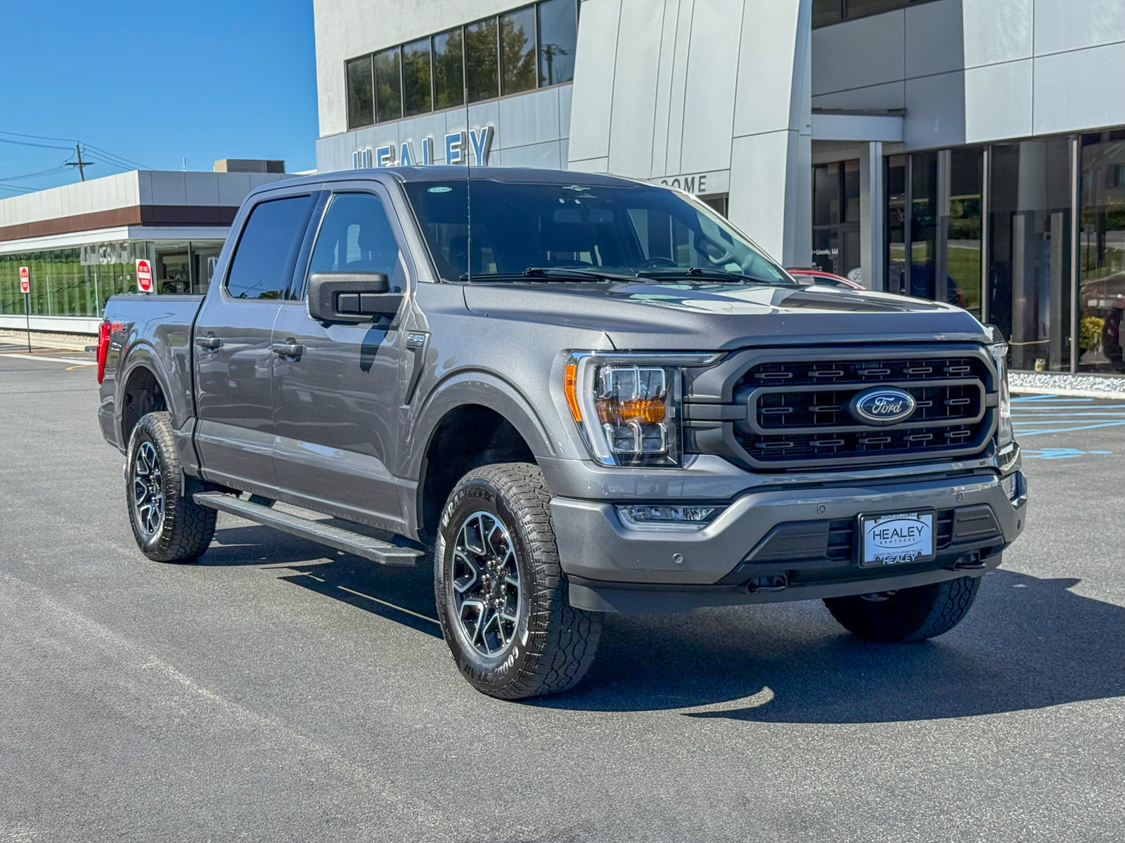 Photo view of 2023 Ford F-150 in Gray