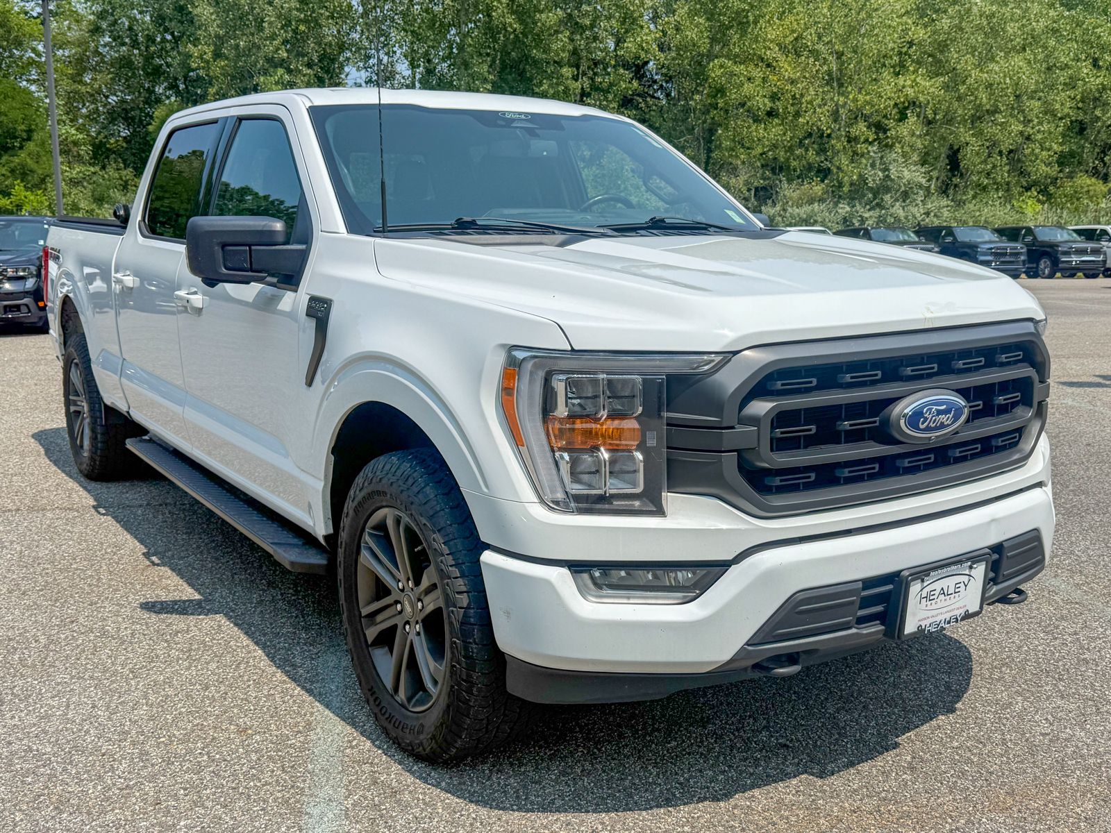 Photo view of 2022 Ford F-150 in White