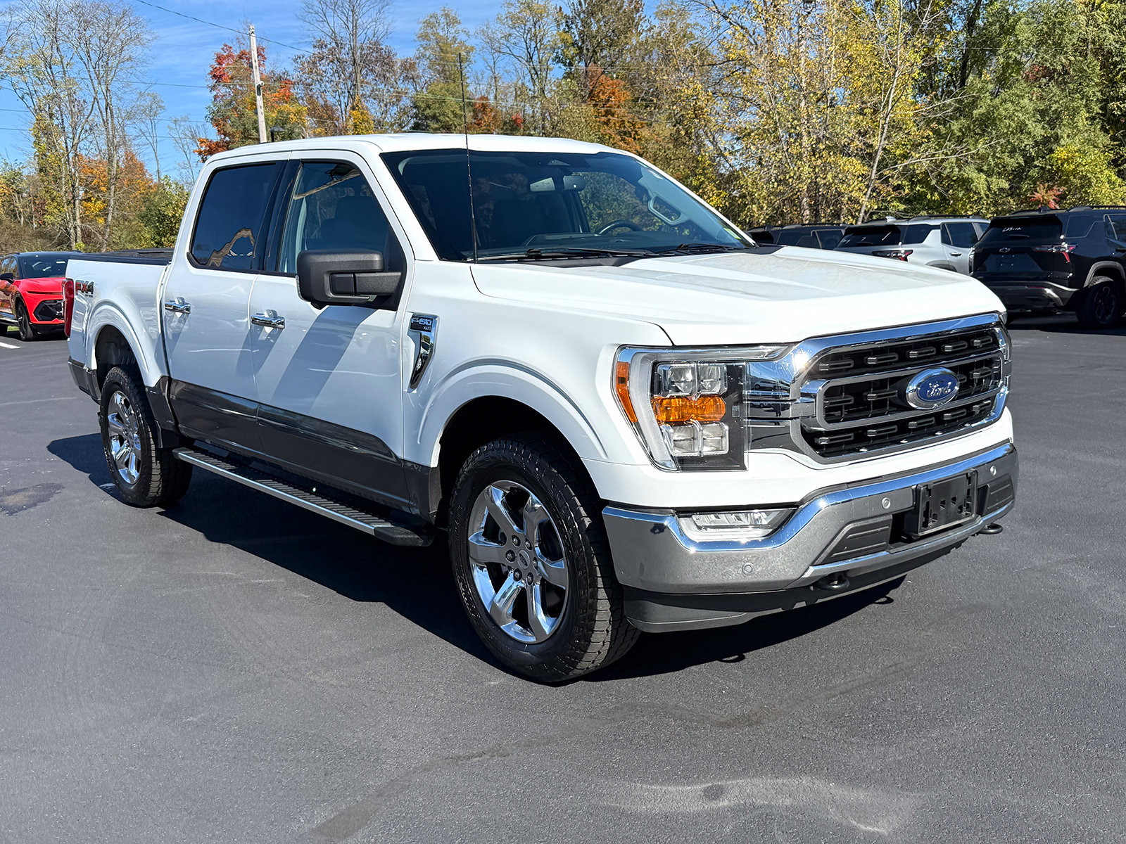 Photo view of 2022 Ford F-150 in White