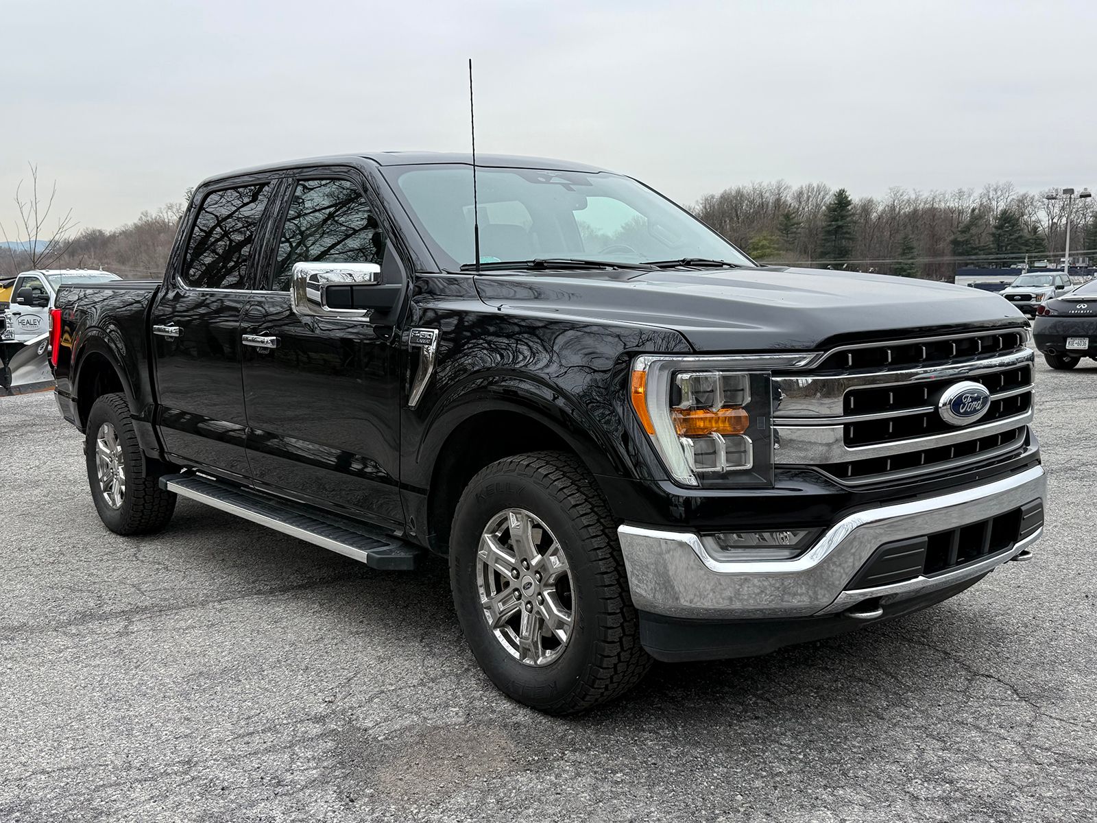 Photo view of 2023 Ford F-150 in Black
