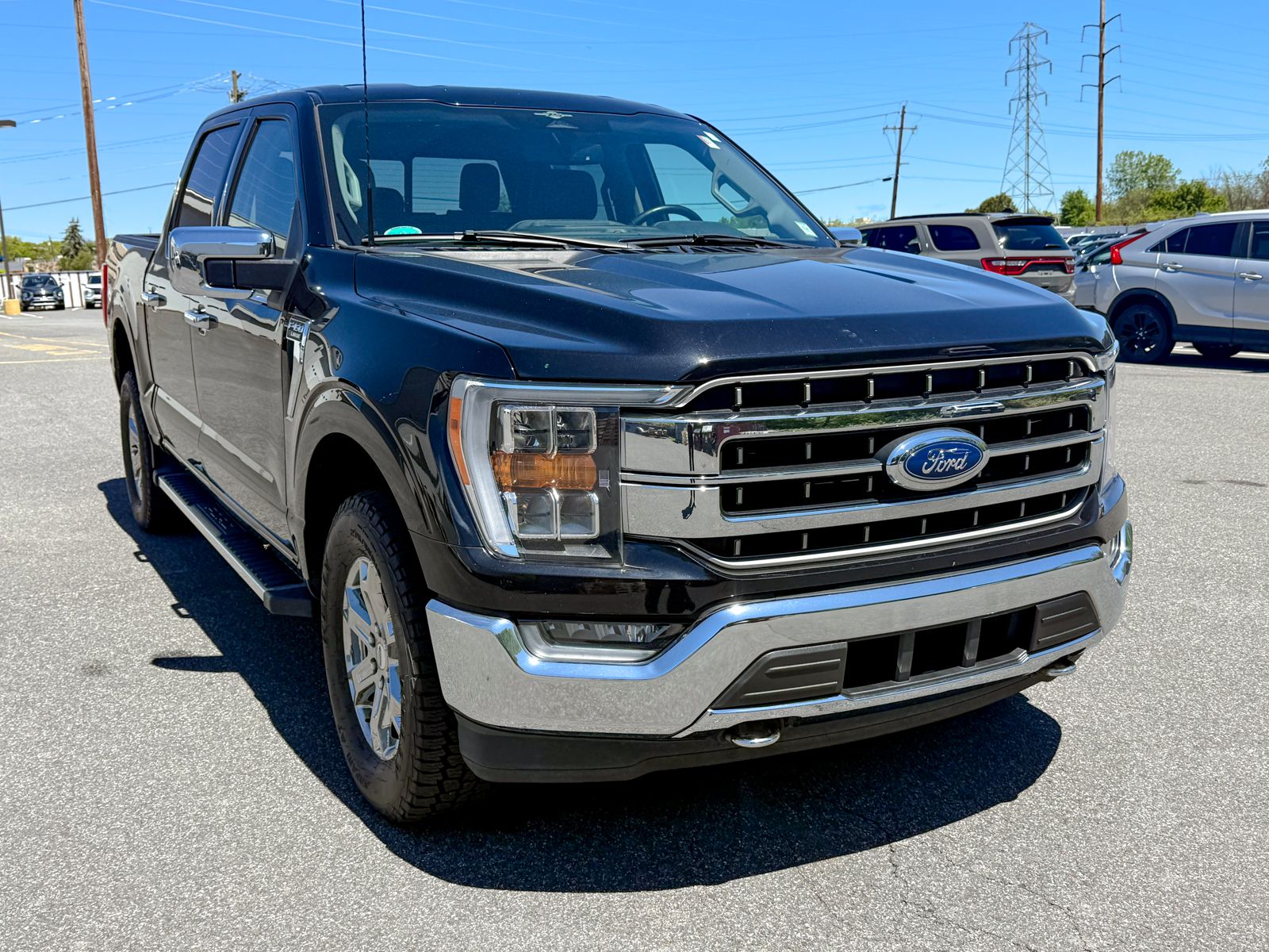 Photo view of 2023 Ford F-150 in Black