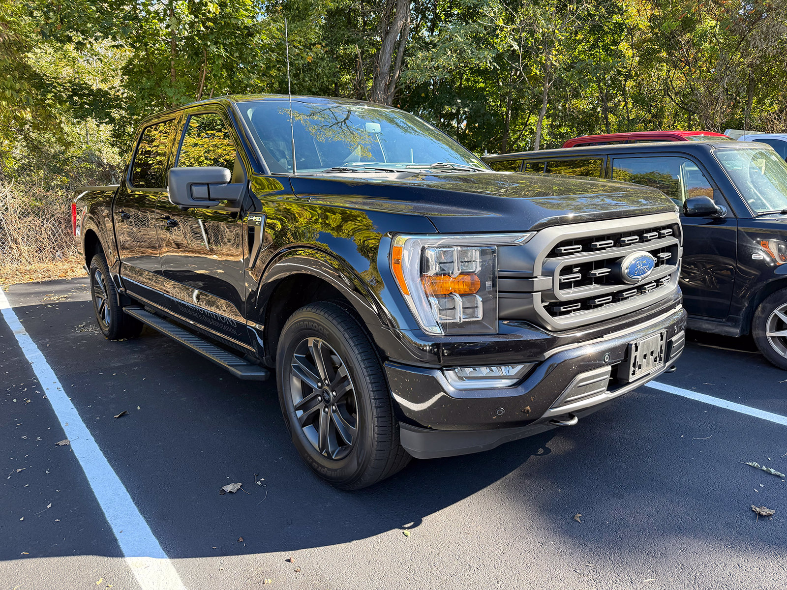 Photo view of 2022 Ford F-150 in Black
