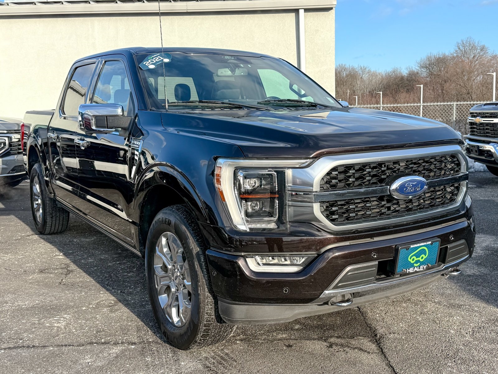 Photo view of 2021 Ford F-150 in Black