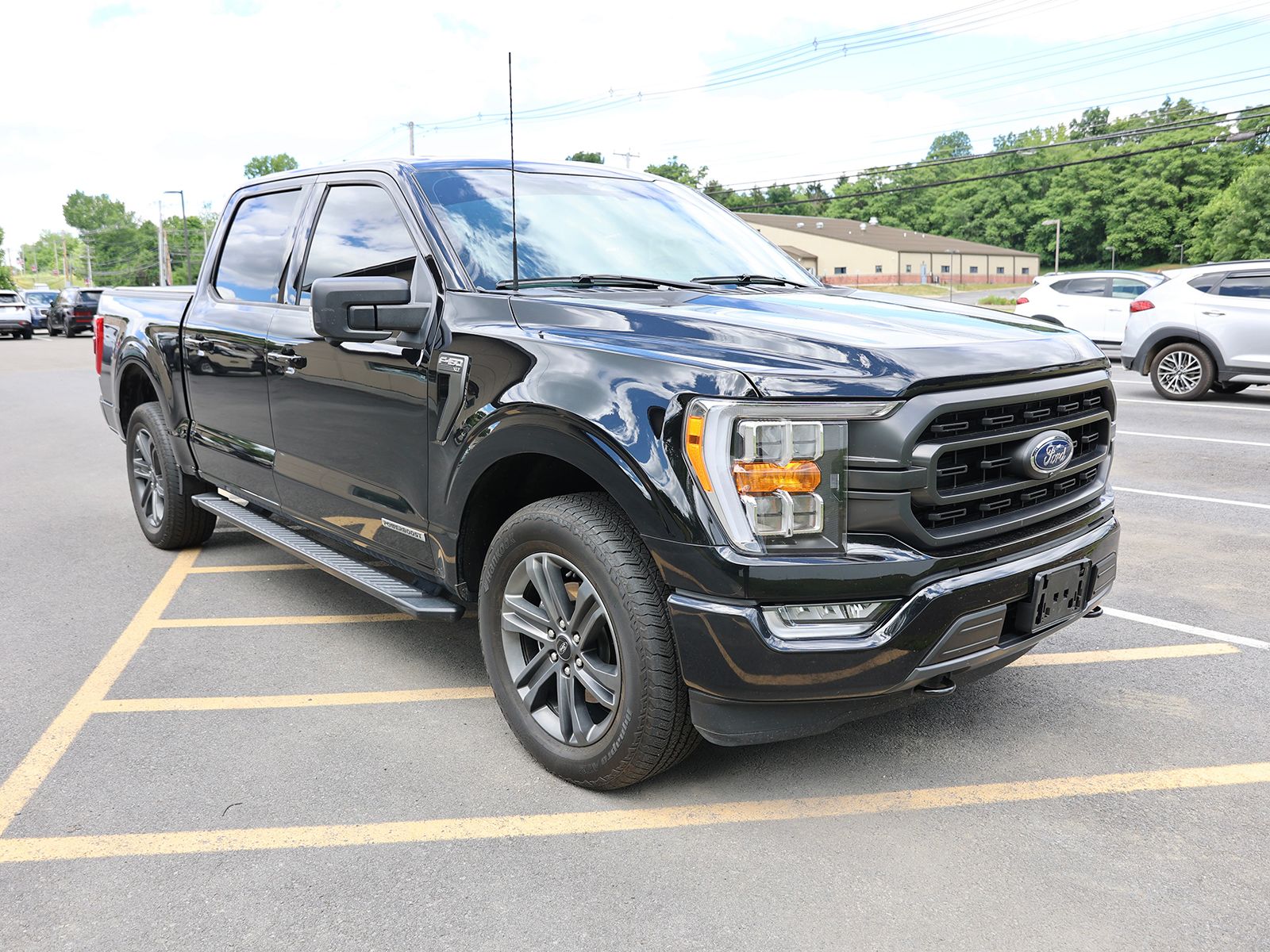 Photo view of 2023 Ford F-150 in Black