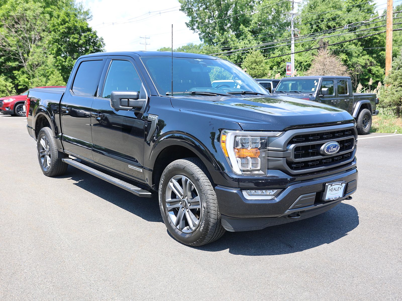 Photo view of 2023 Ford F-150 in Black