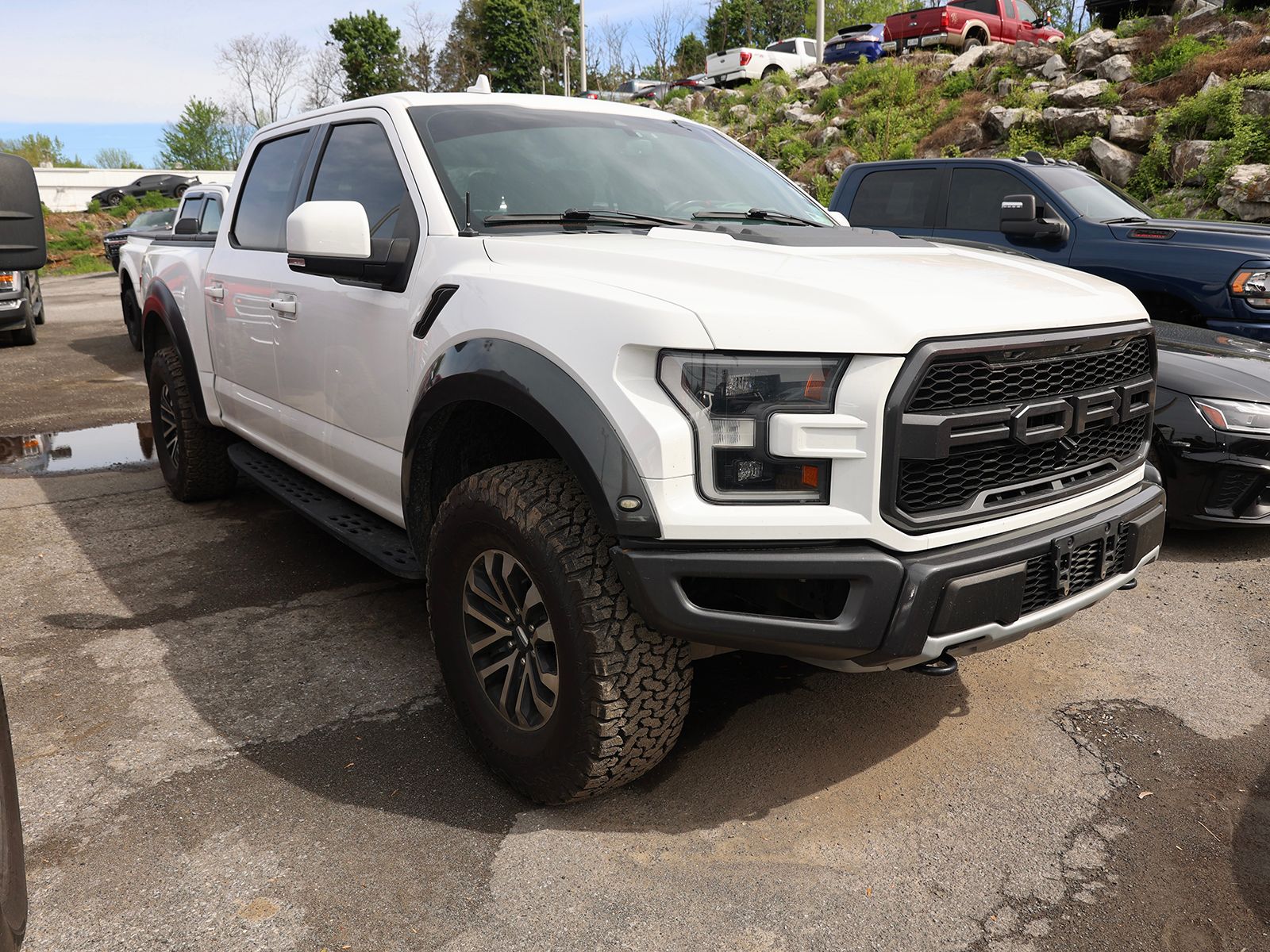 Photo view of 2020 Ford F-150 in White