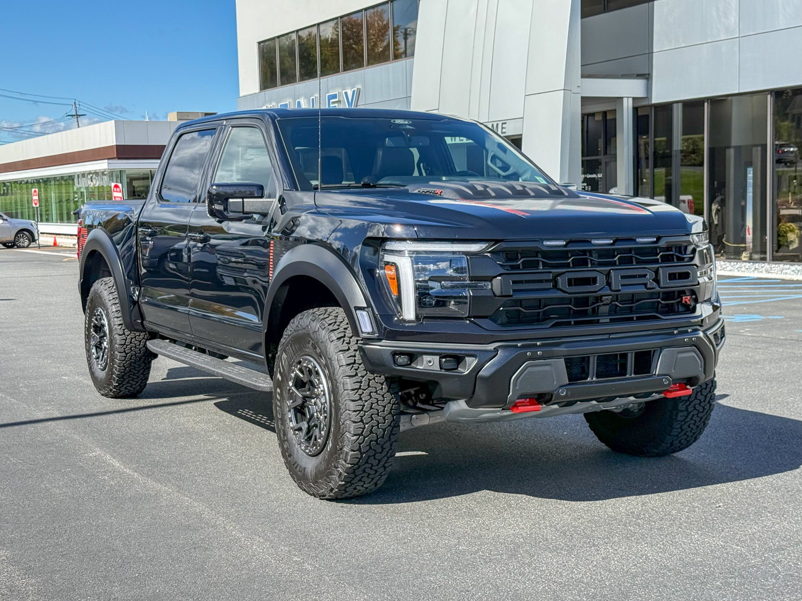 Photo view of 2026 Ford F-150 in Black