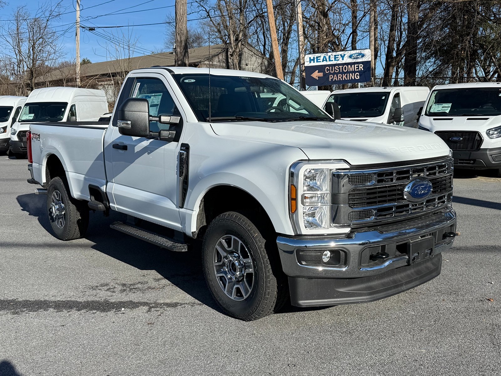 Photo view of 2025 Ford Super Duty in White