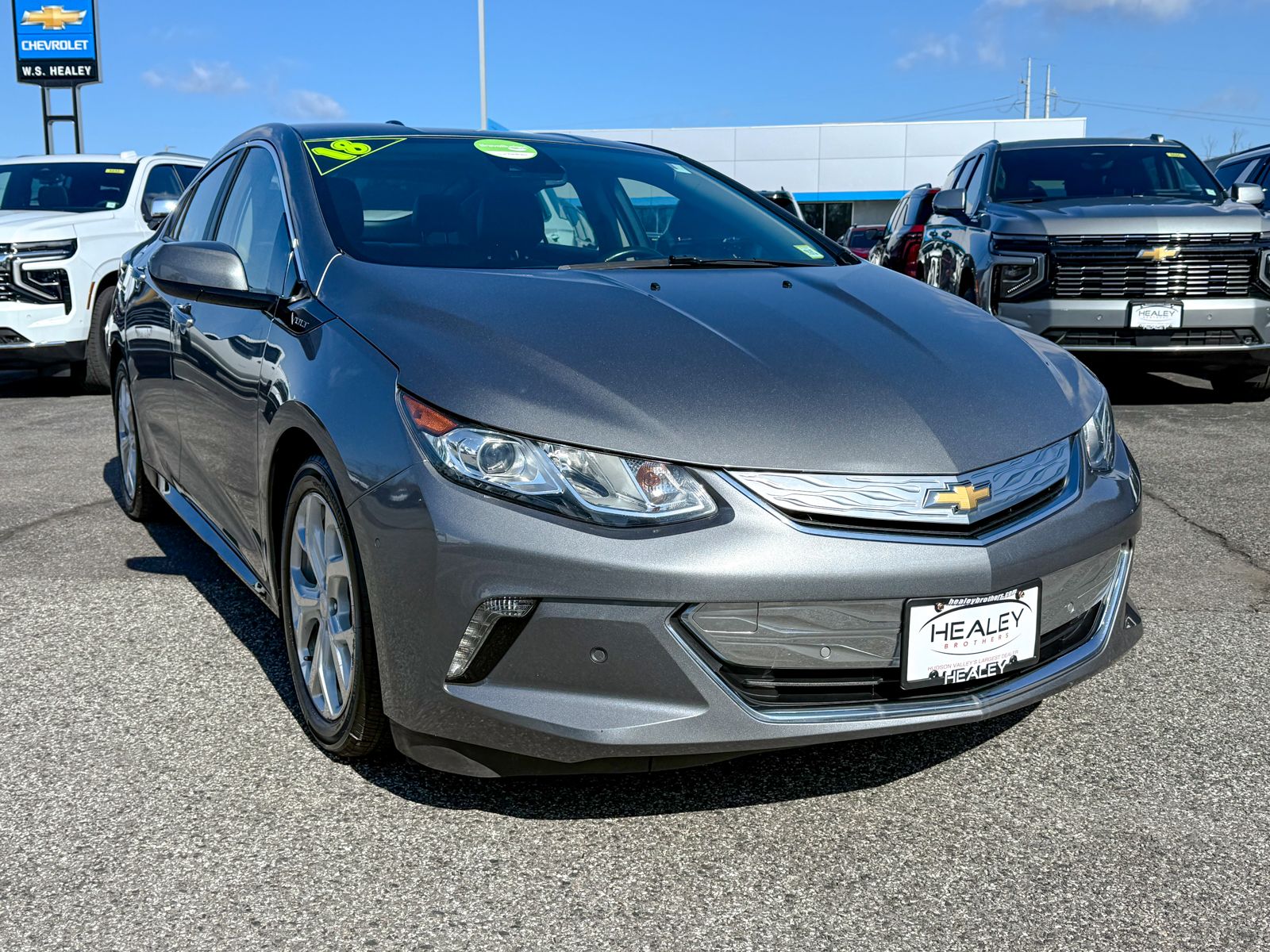 Photo view of 2018 Chevrolet Volt in Gray