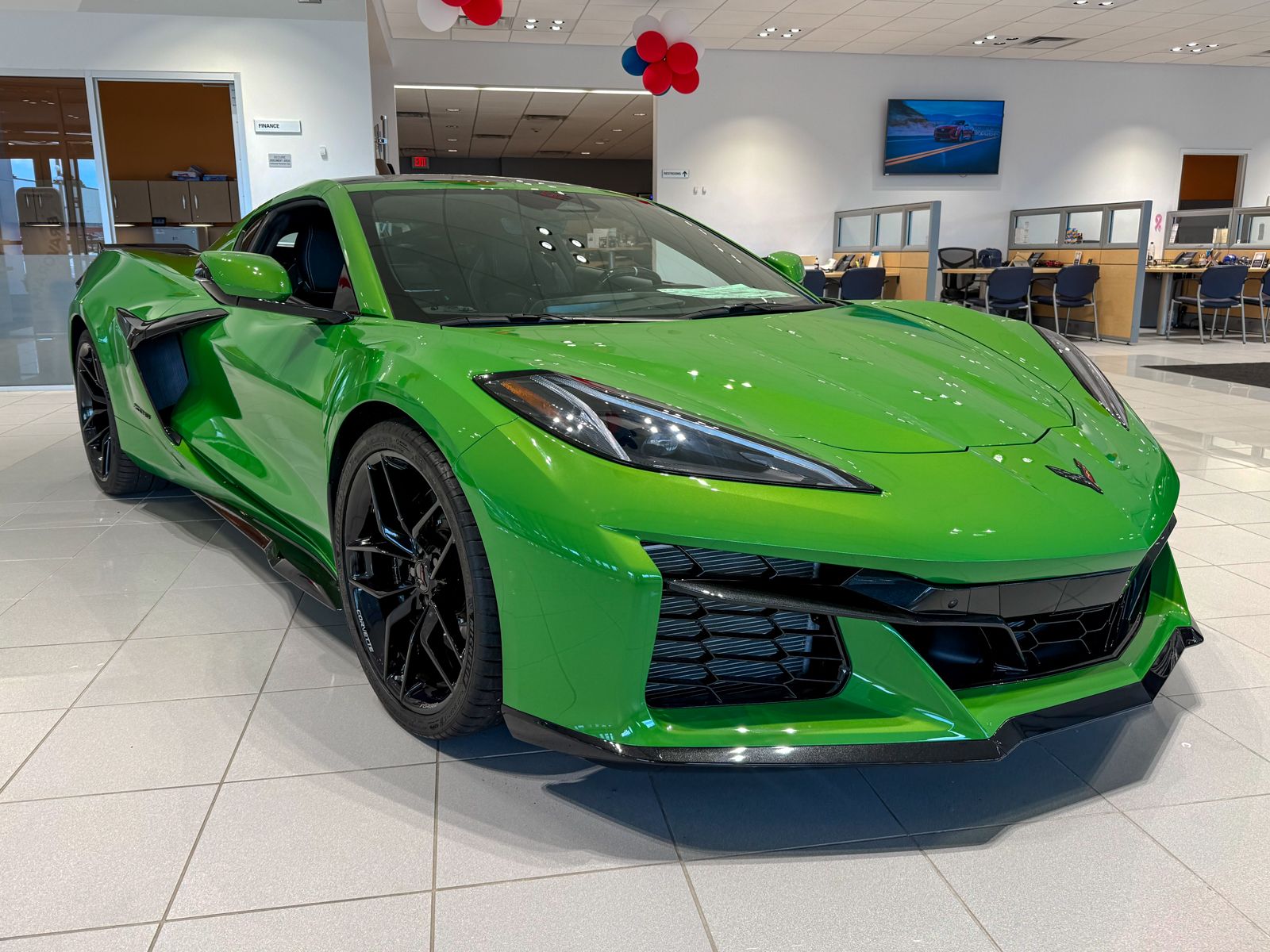 Photo view of 2026 Chevrolet Corvette Z06 in Green