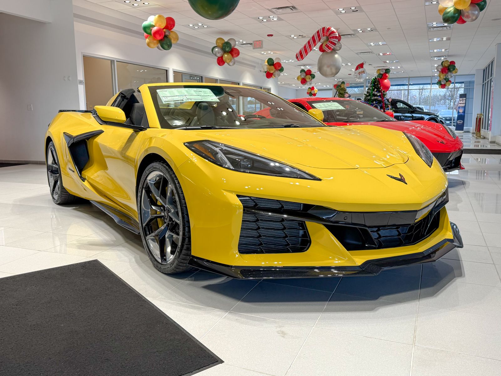 Photo view of 2025 Chevrolet Corvette in Yellow
