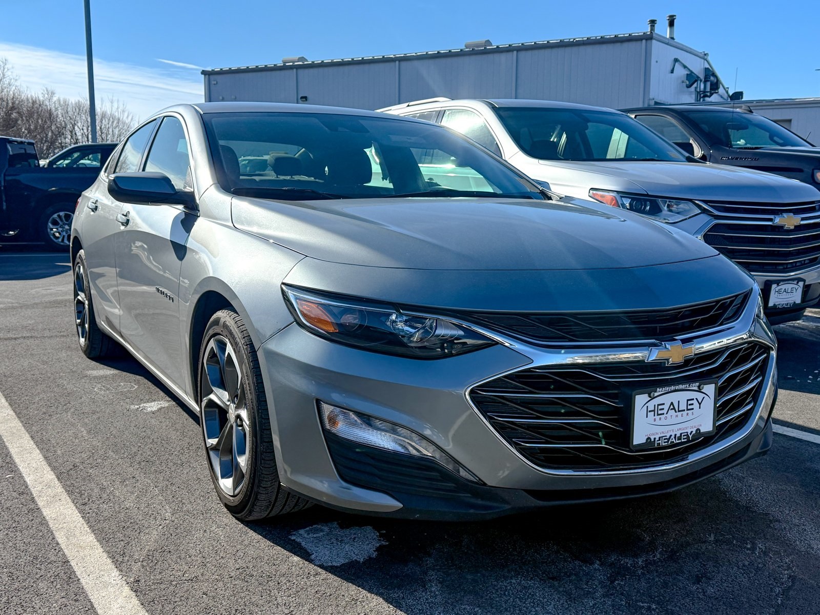 Photo view of 2024 Chevrolet Malibu in Gray