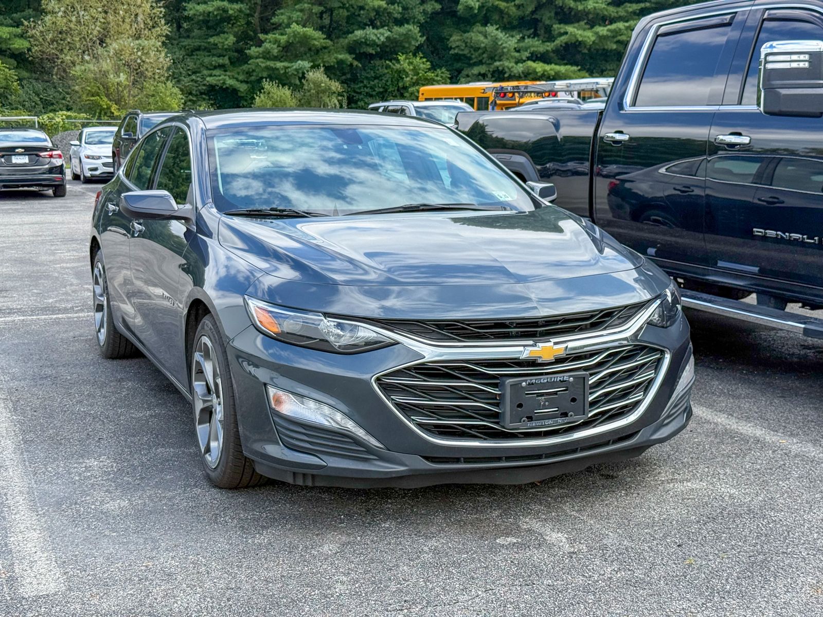 Photo view of 2020 Chevrolet Malibu in Gray