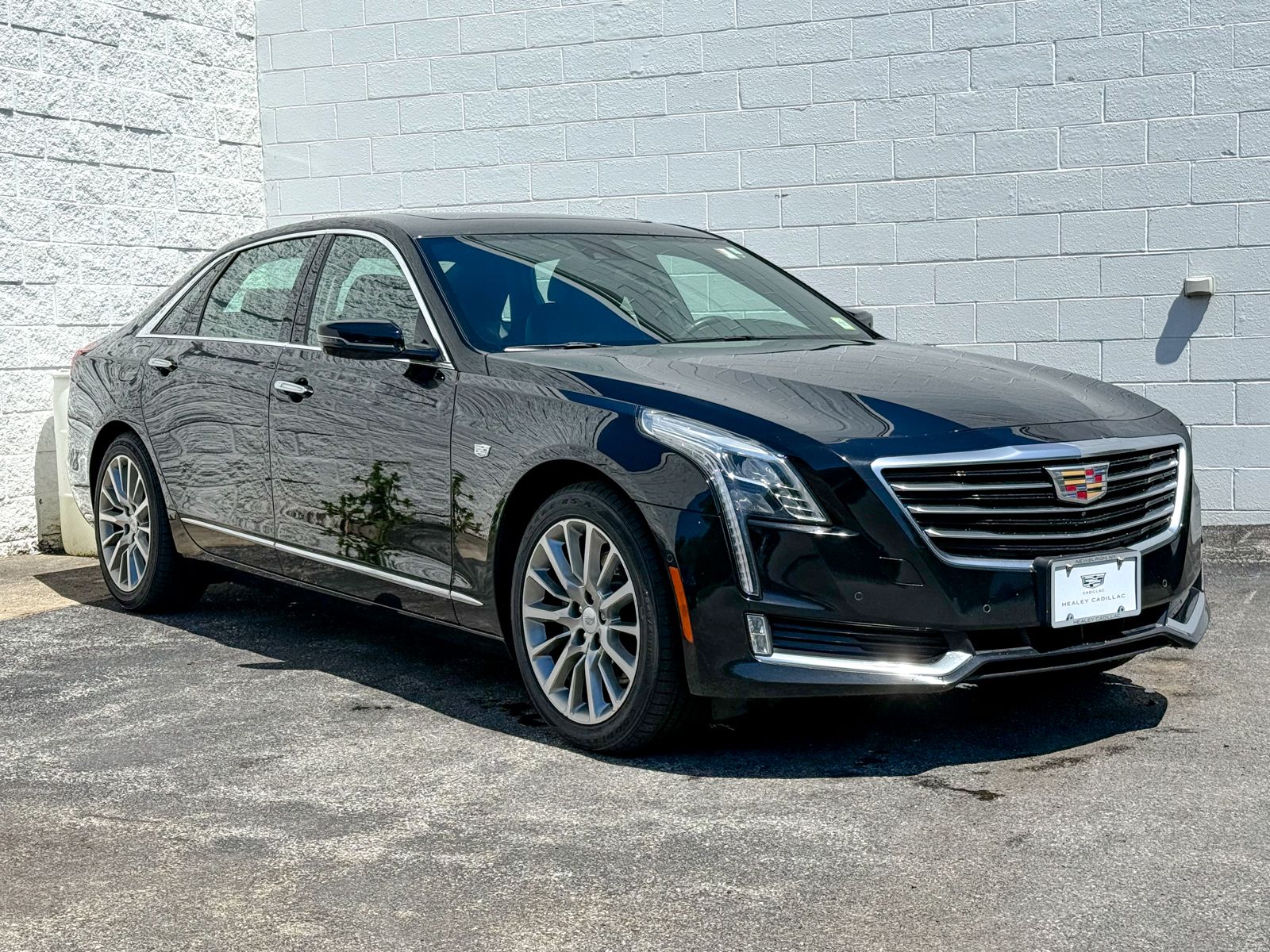 Photo view of 2018 Cadillac CT6 Sedan in Black