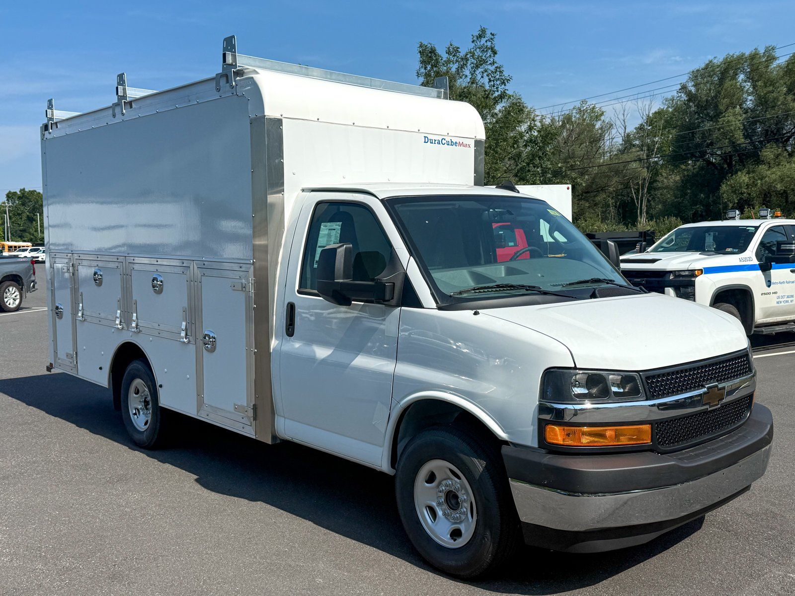 Photo view of 2025 Chevrolet Express Commercial Cutaway in White