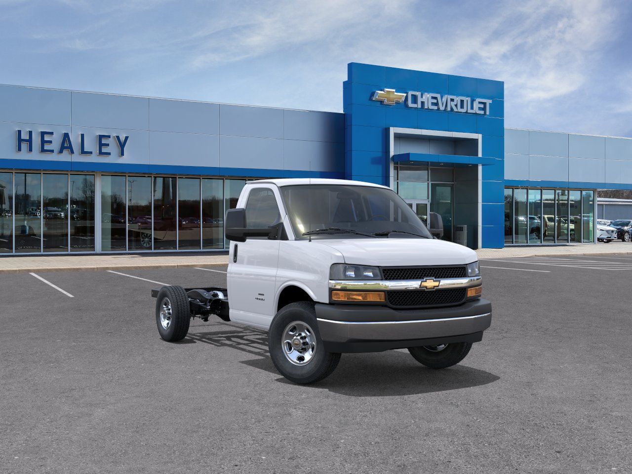 Photo view of 2026 Chevrolet Express Commercial Cutaway in White