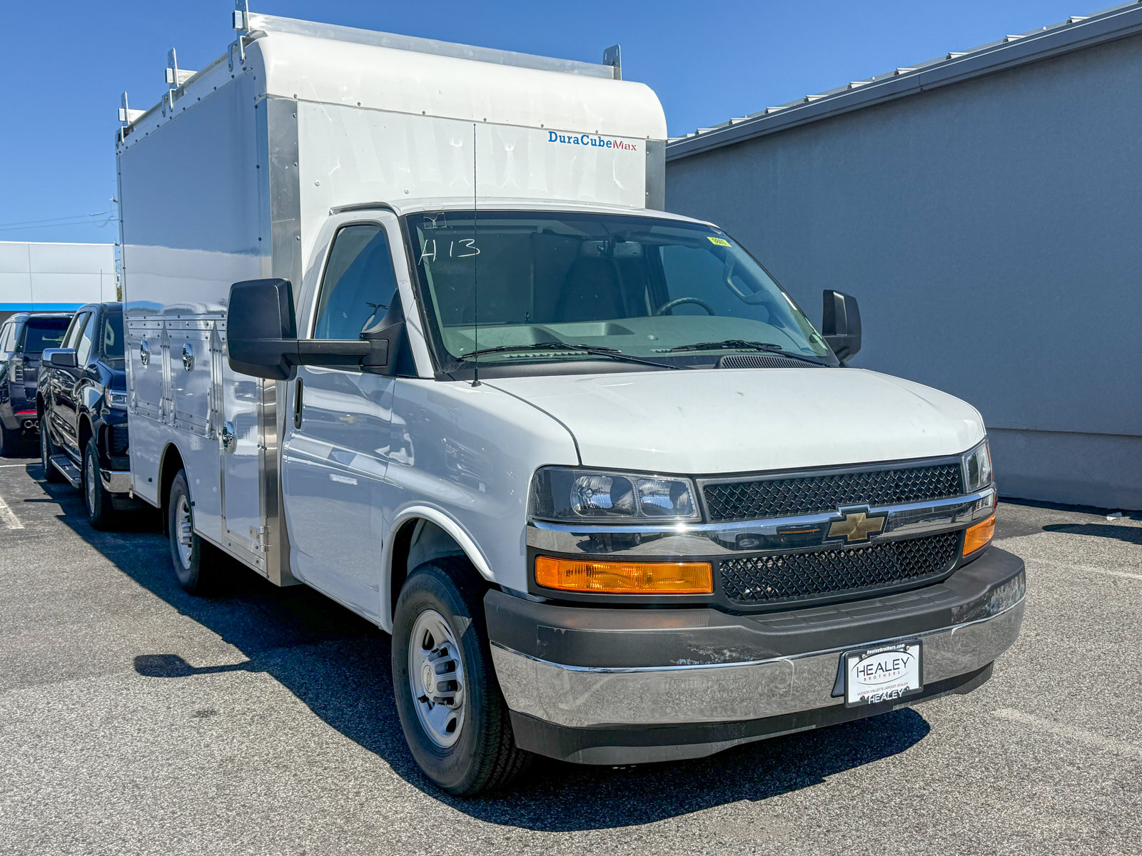 Photo view of 2026 Chevrolet Express Commercial Cutaway in White