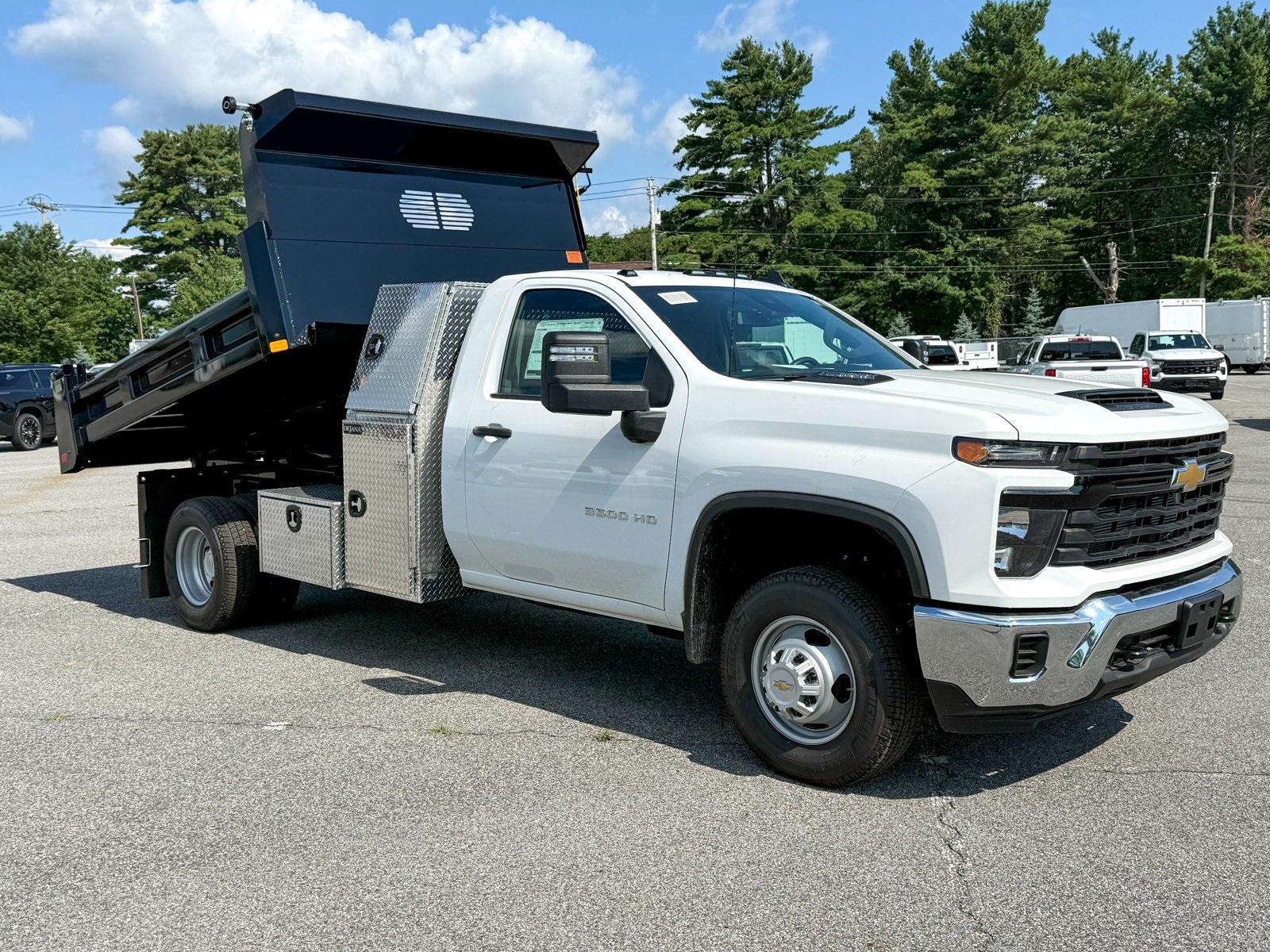 Photo view of 2025 Chevrolet Silverado 3500HD CC in White