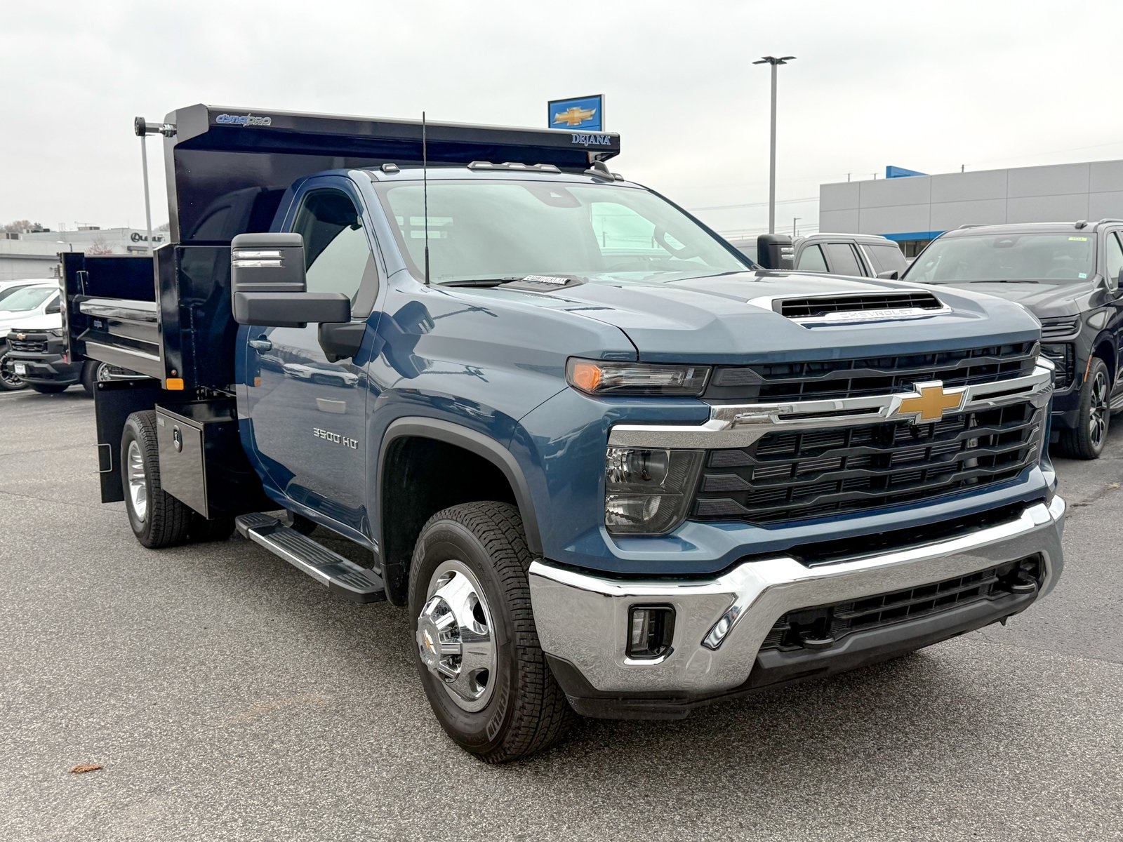 Photo view of 2025 Chevrolet Silverado 3500HD CC in Blue