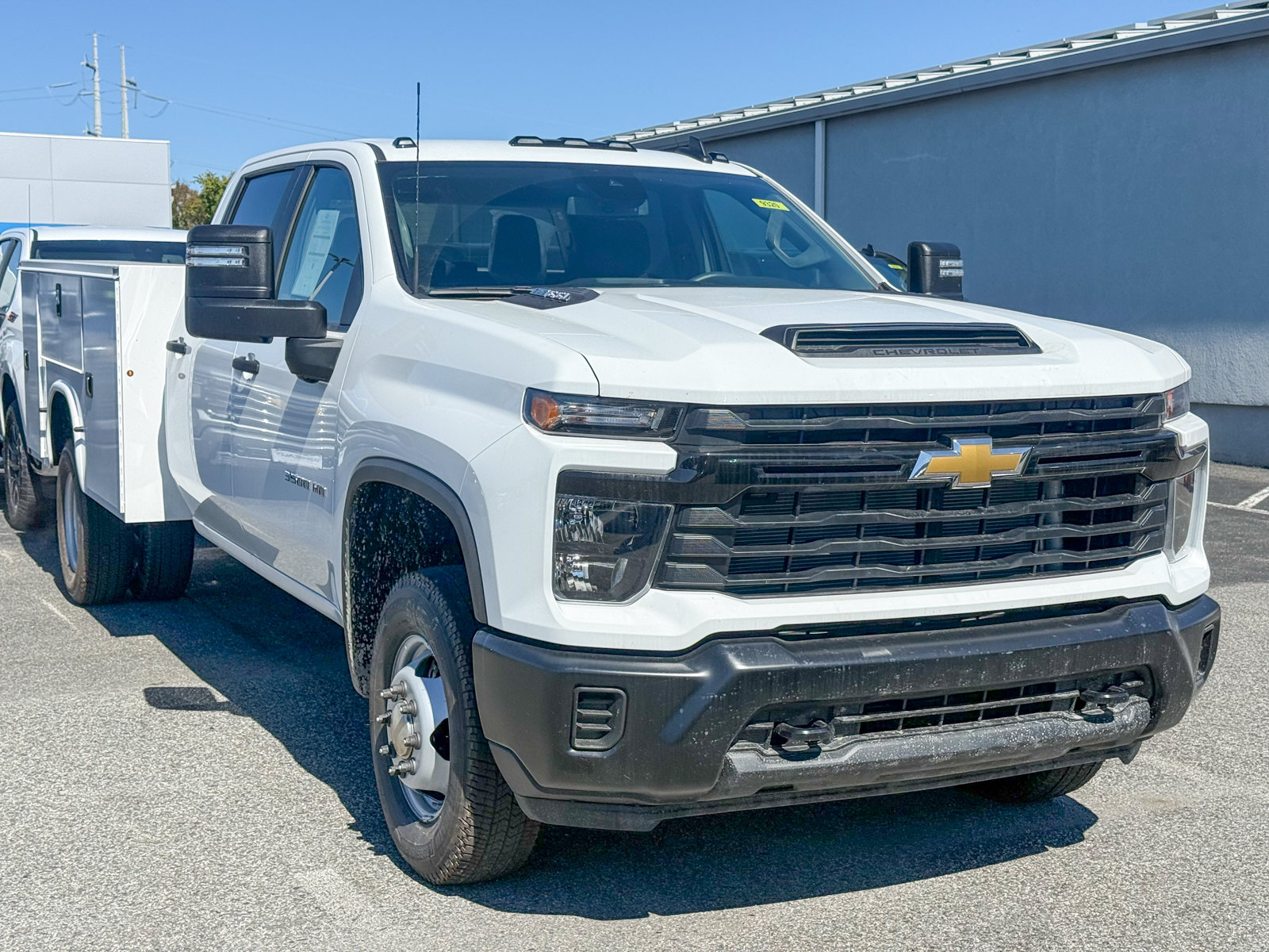 Photo view of 2026 Chevrolet Silverado 3500HD CC in White