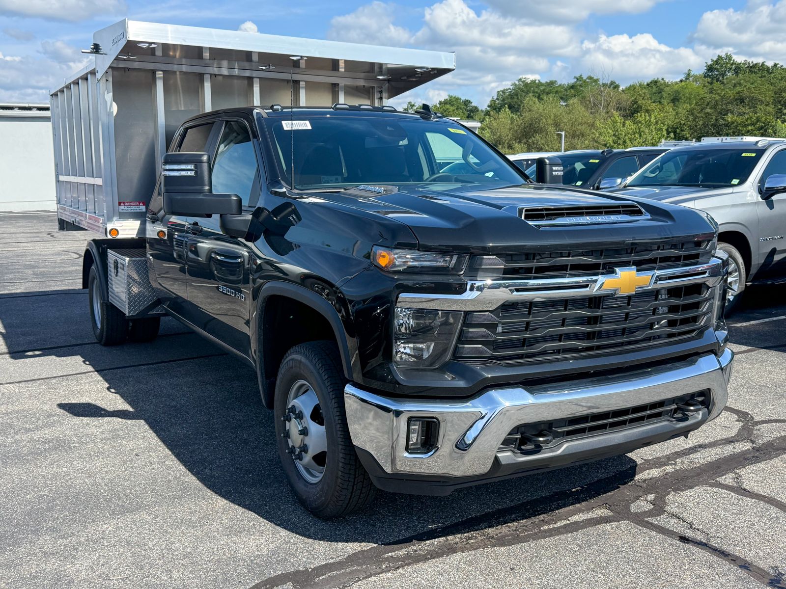 Photo view of 2026 Chevrolet Silverado 3500HD CC in Black