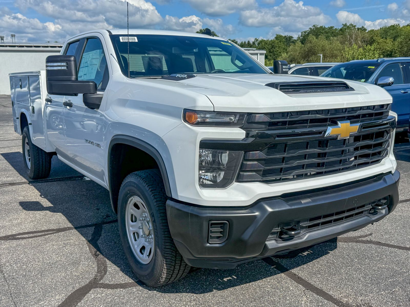 Photo view of 2026 Chevrolet Silverado 3500HD in White